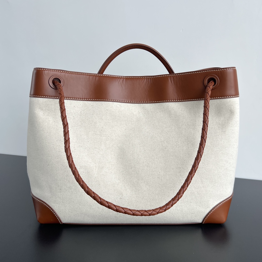bo*te*ga Ve*ne*ta andiamo bag