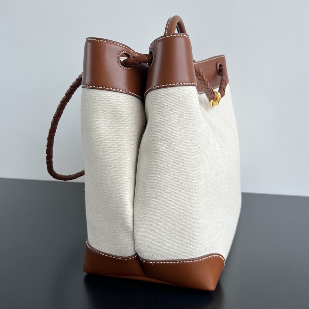 bo*te*ga Ve*ne*ta andiamo bag