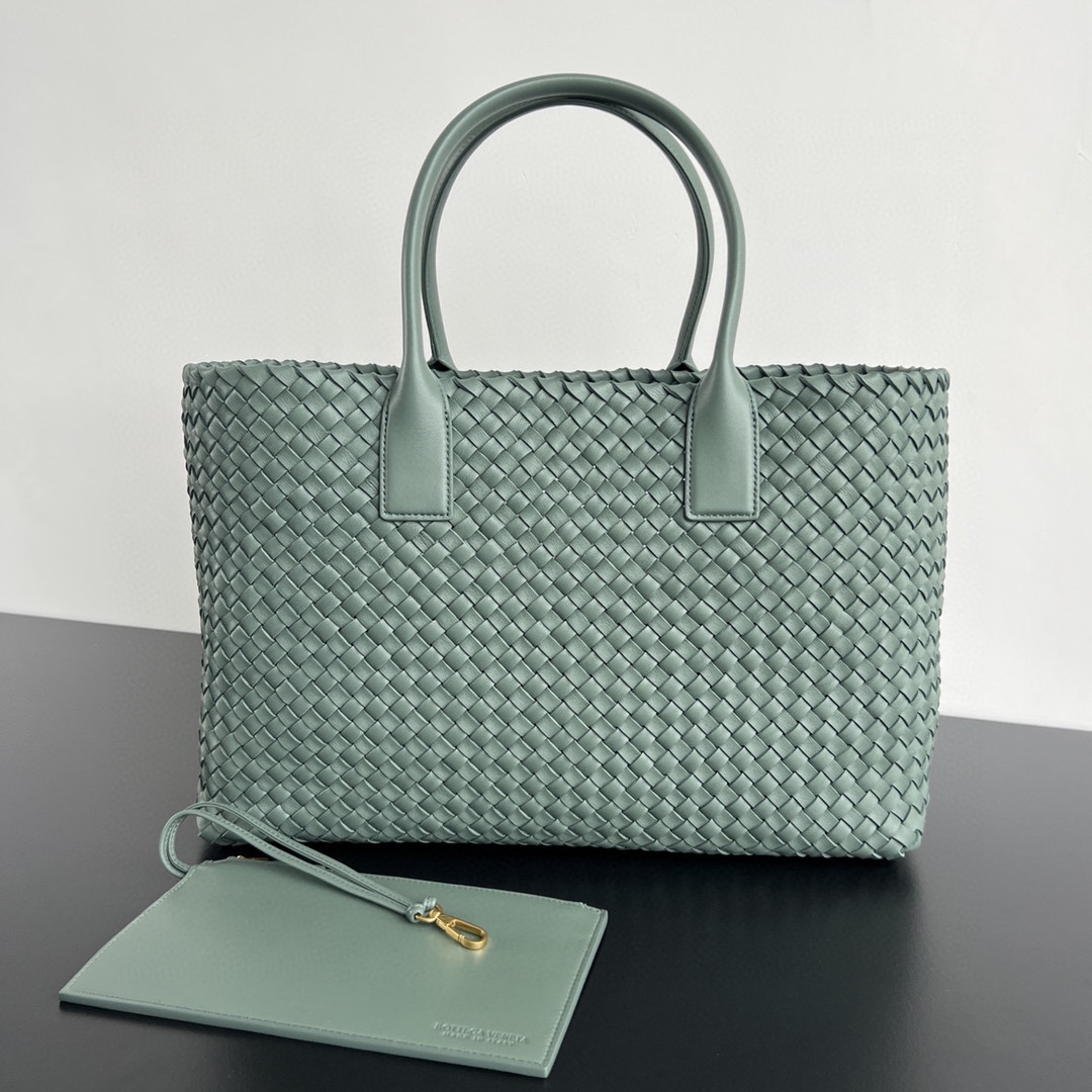 bo*te*ga Ve*ne*ta cabat large bag