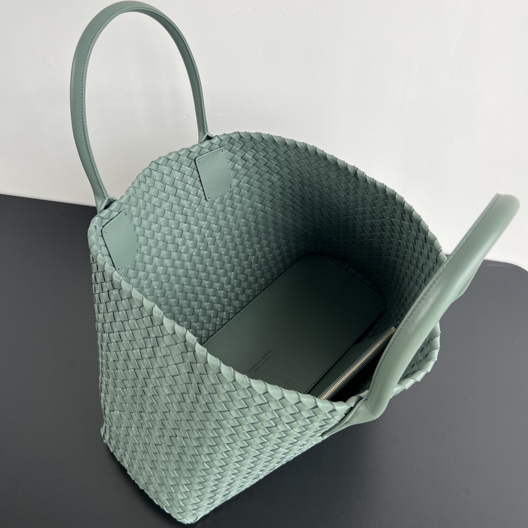 bo*te*ga Ve*ne*ta cabat large bag
