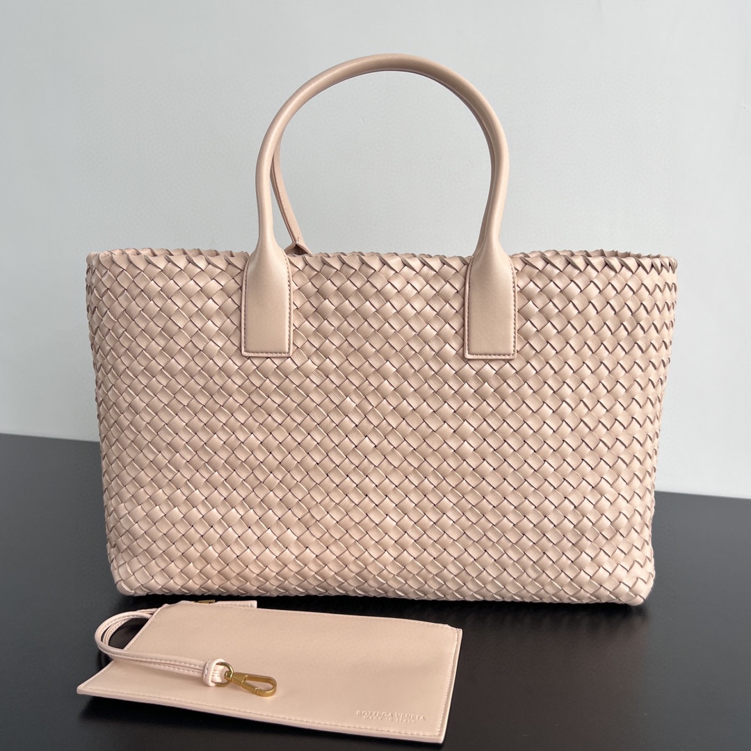 bo*te*ga Ve*ne*ta cabat large bag