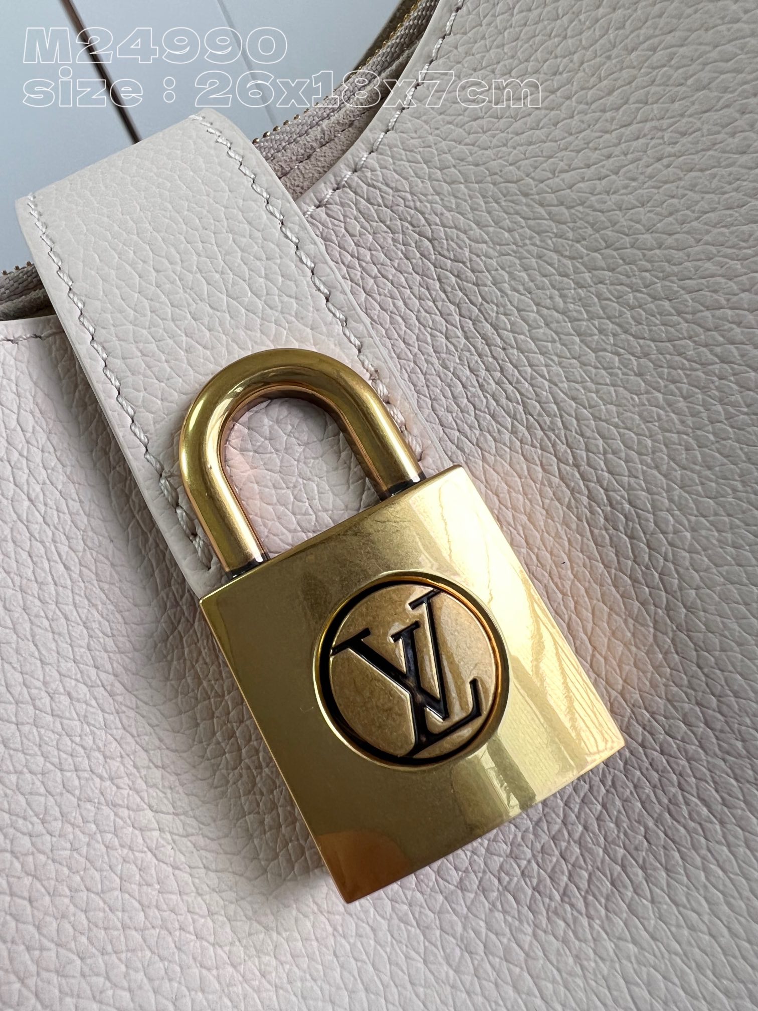 l**is V*t*n low key shoulder bag