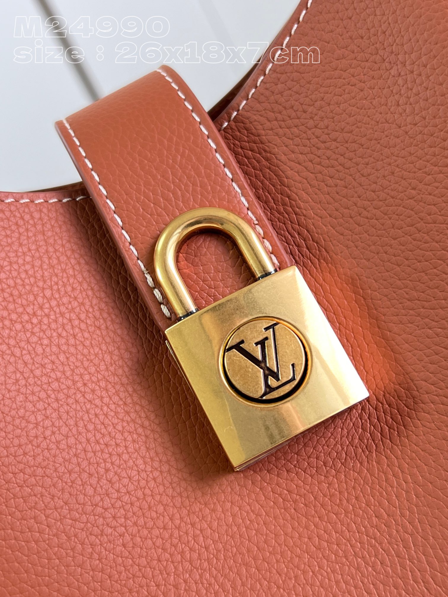 l**is V*t*n low key shoulder bag
