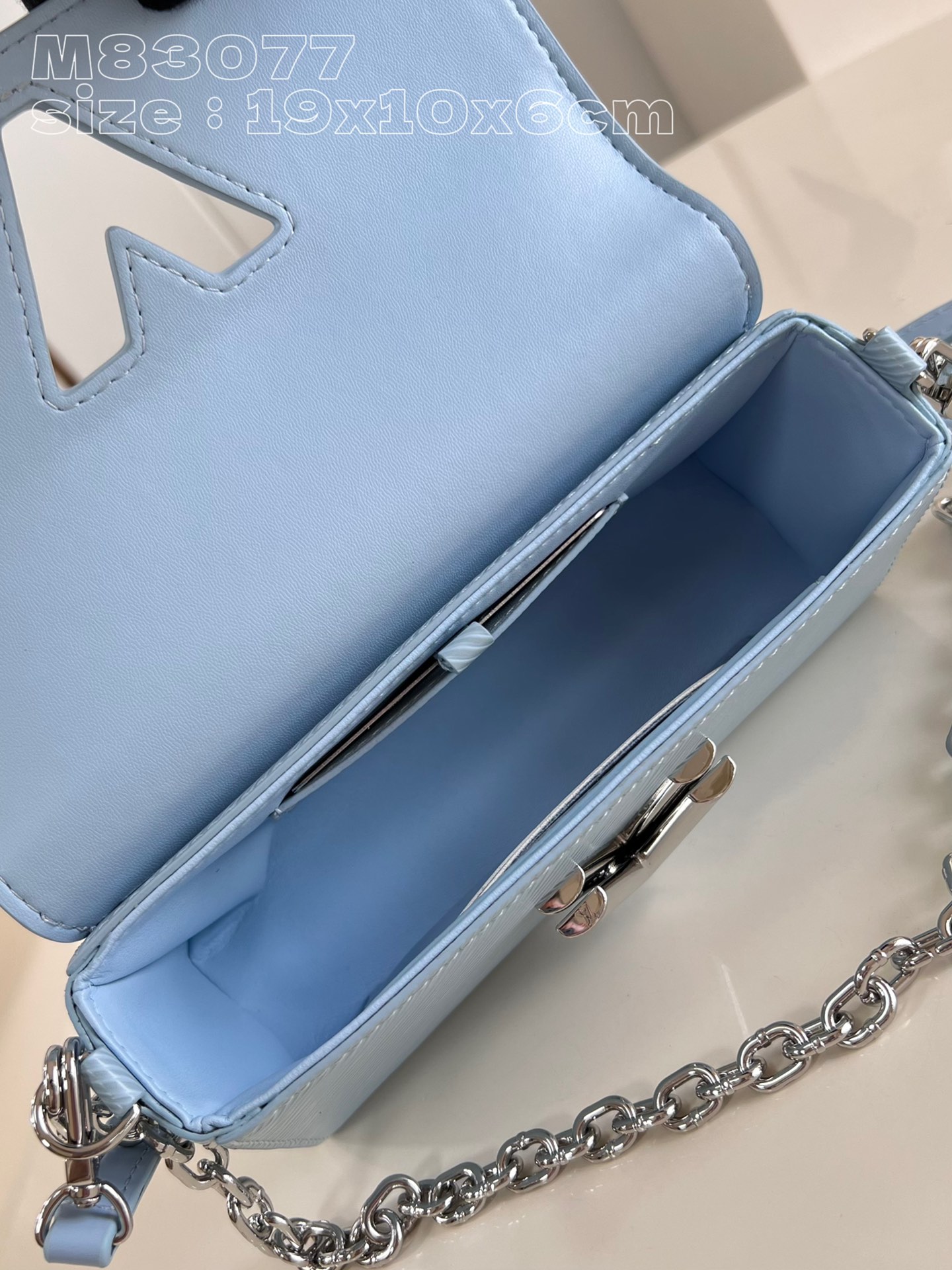 l**is V*t*n twist west pochette