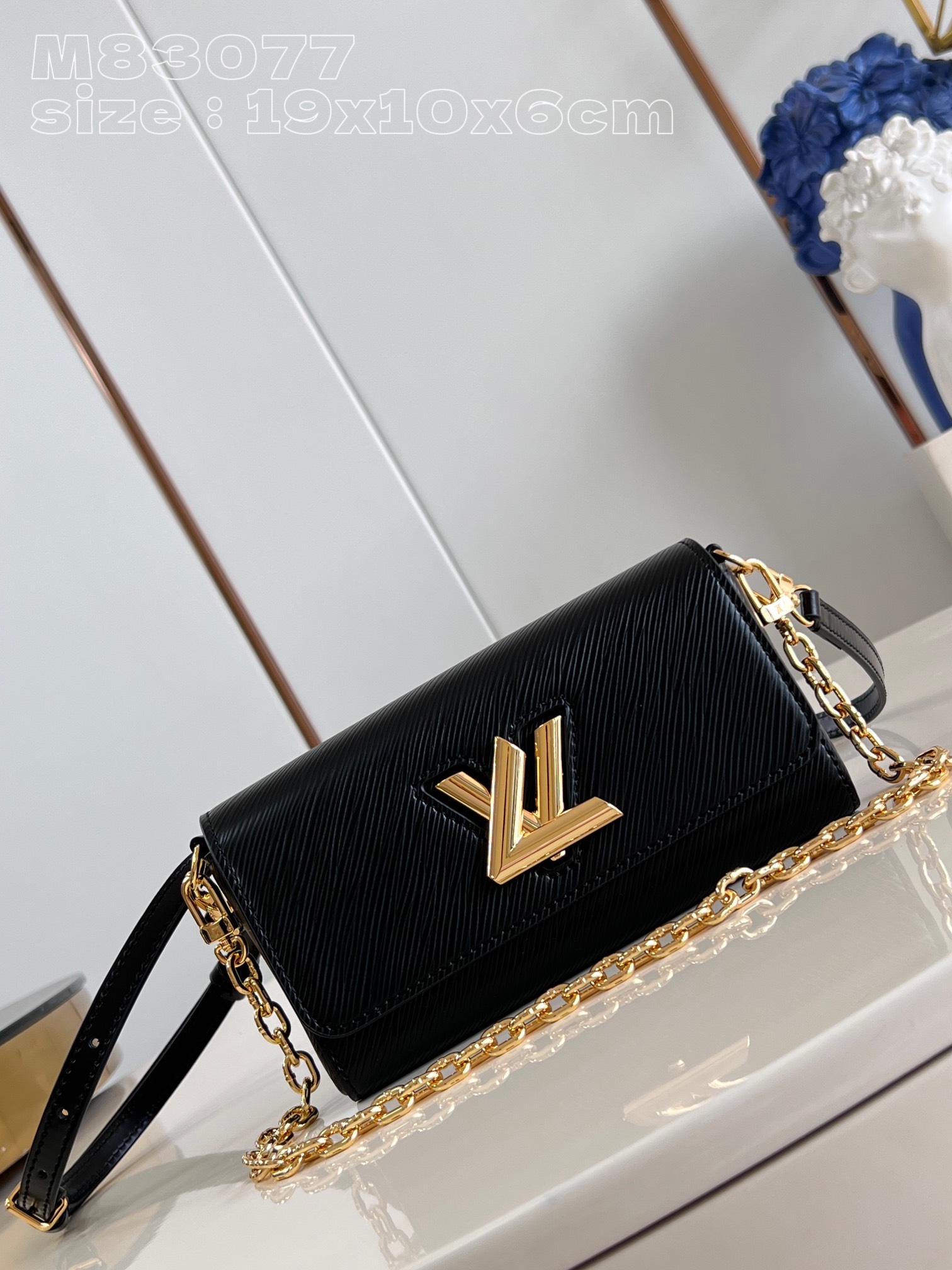 l**is V*t*n twist west pochette