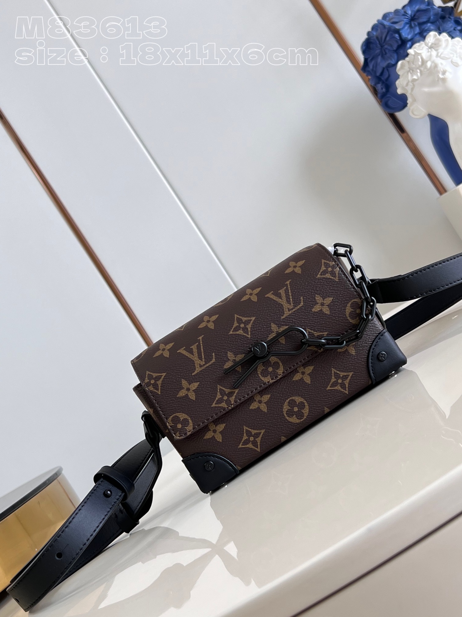 l**is V*t*n steamer wearable wallet