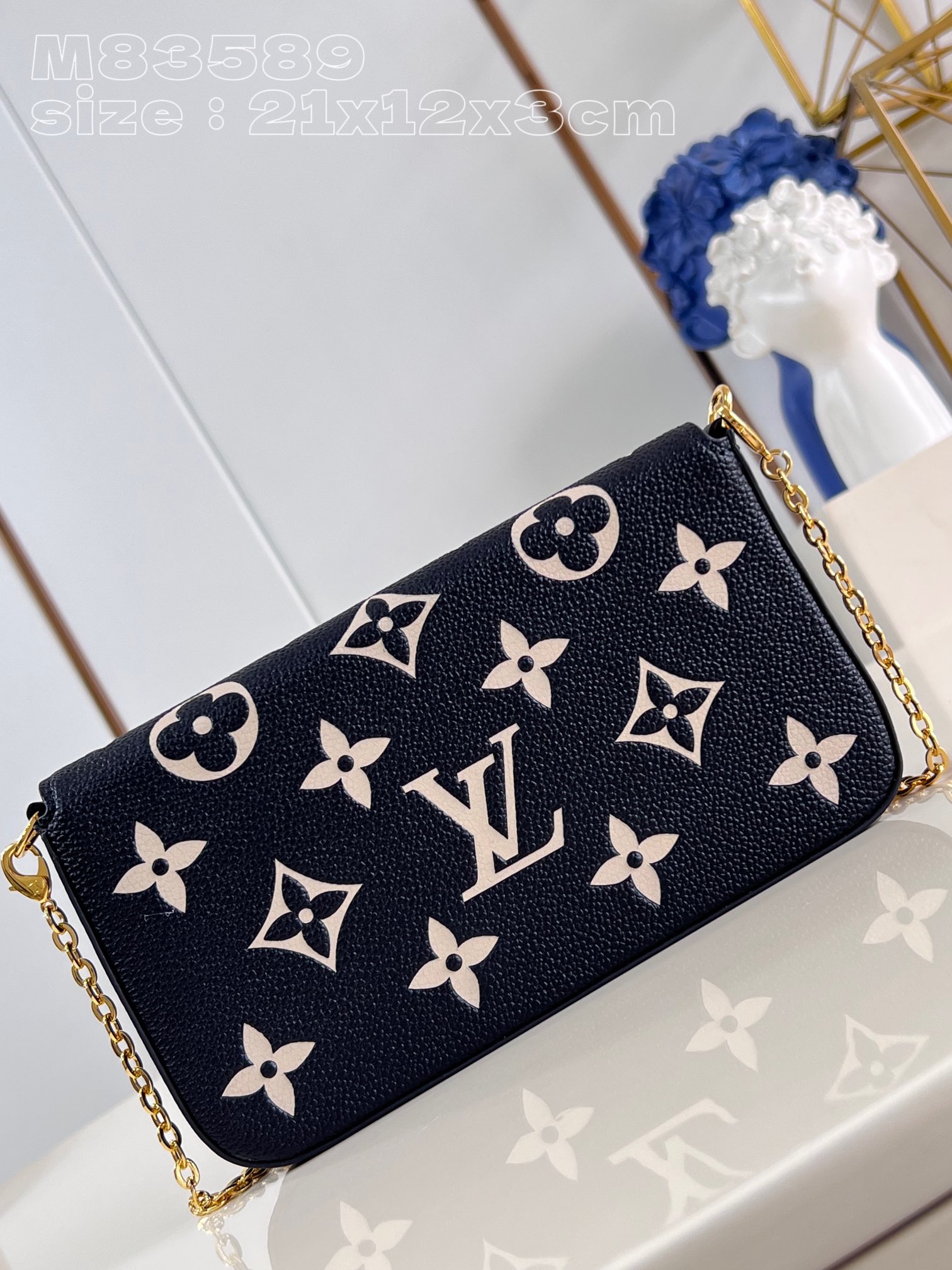 l**is V*t*n félicie pochette