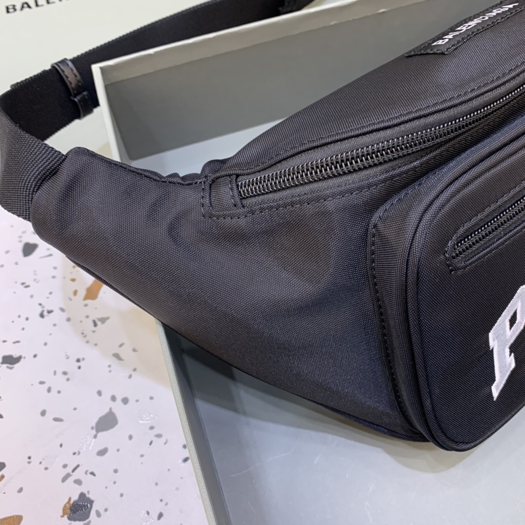 Ba*len*cia*ga waist bag