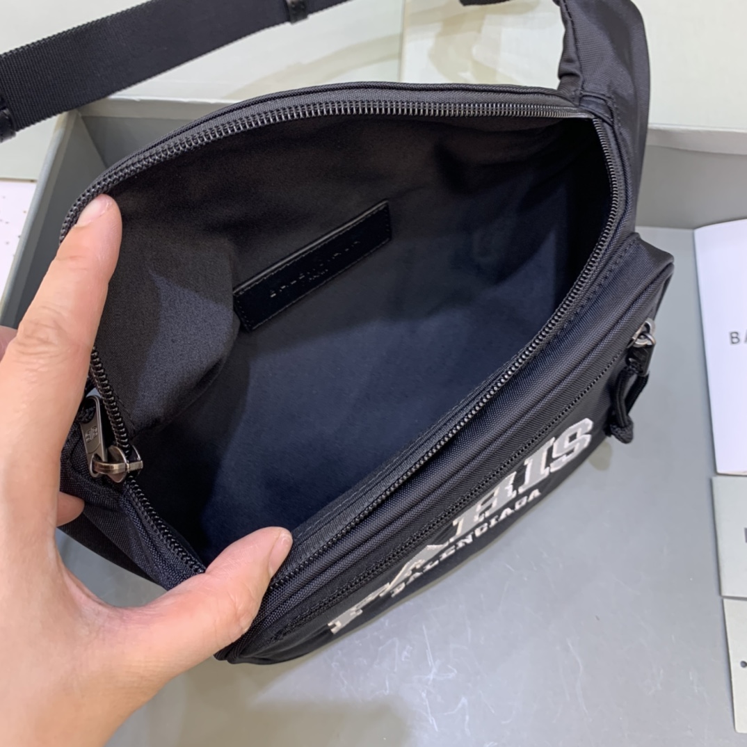 Ba*len*cia*ga waist bag