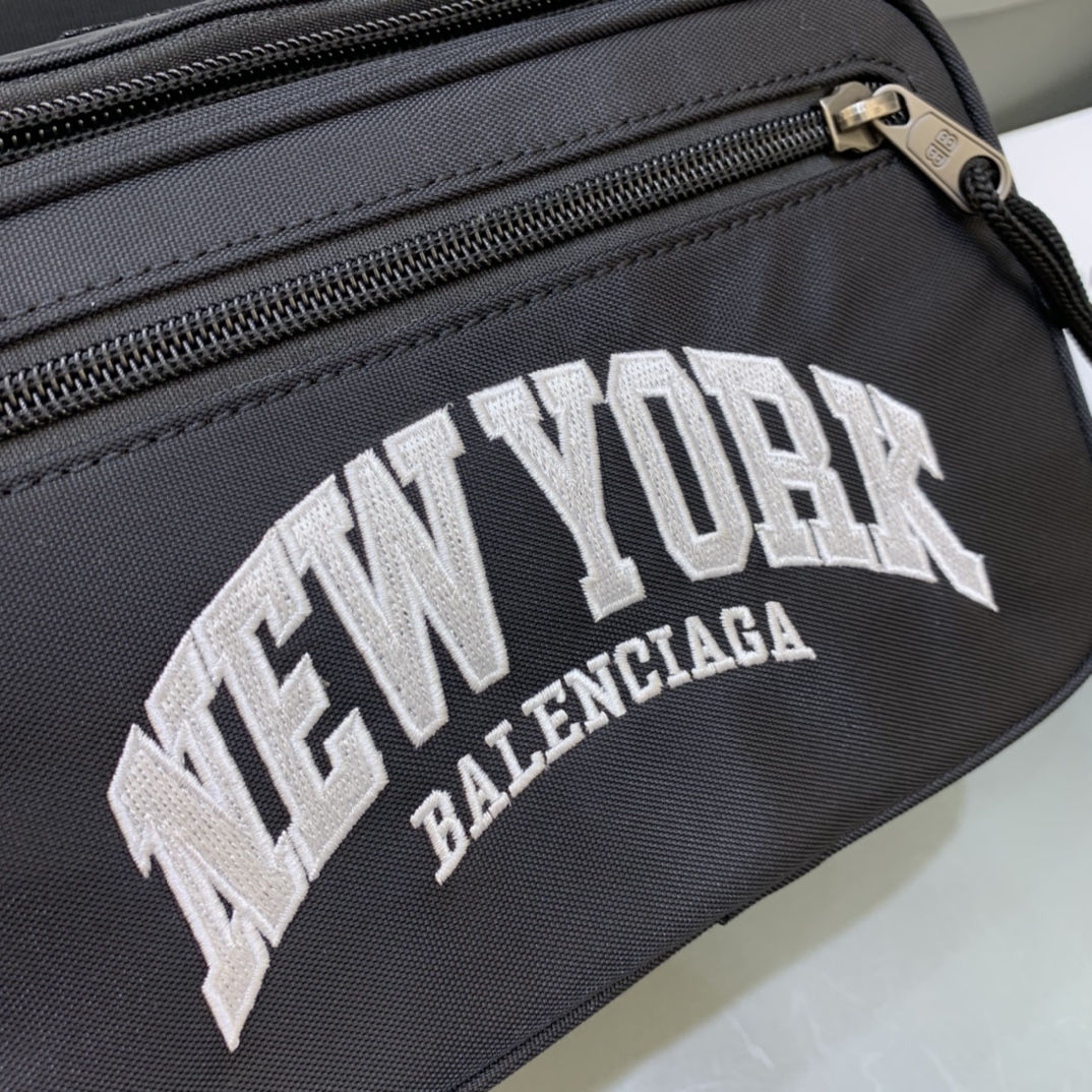 Ba*len*cia*ga waist bag