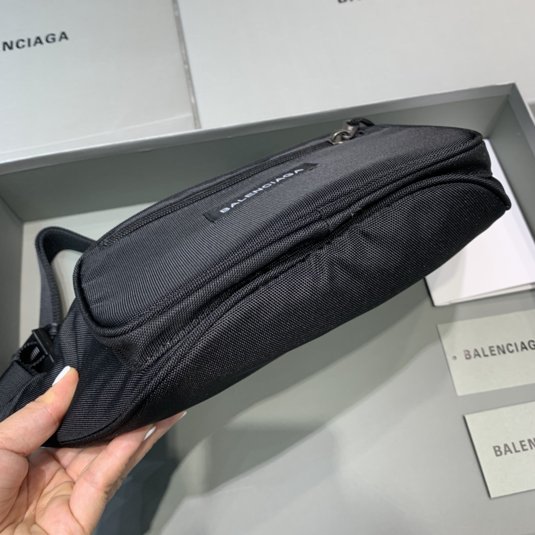 Ba*len*cia*ga waist bag