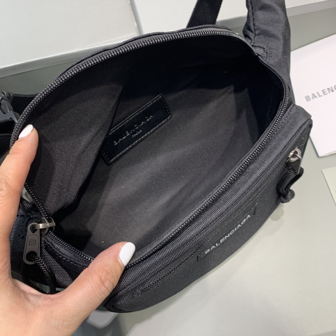Ba*len*cia*ga waist bag