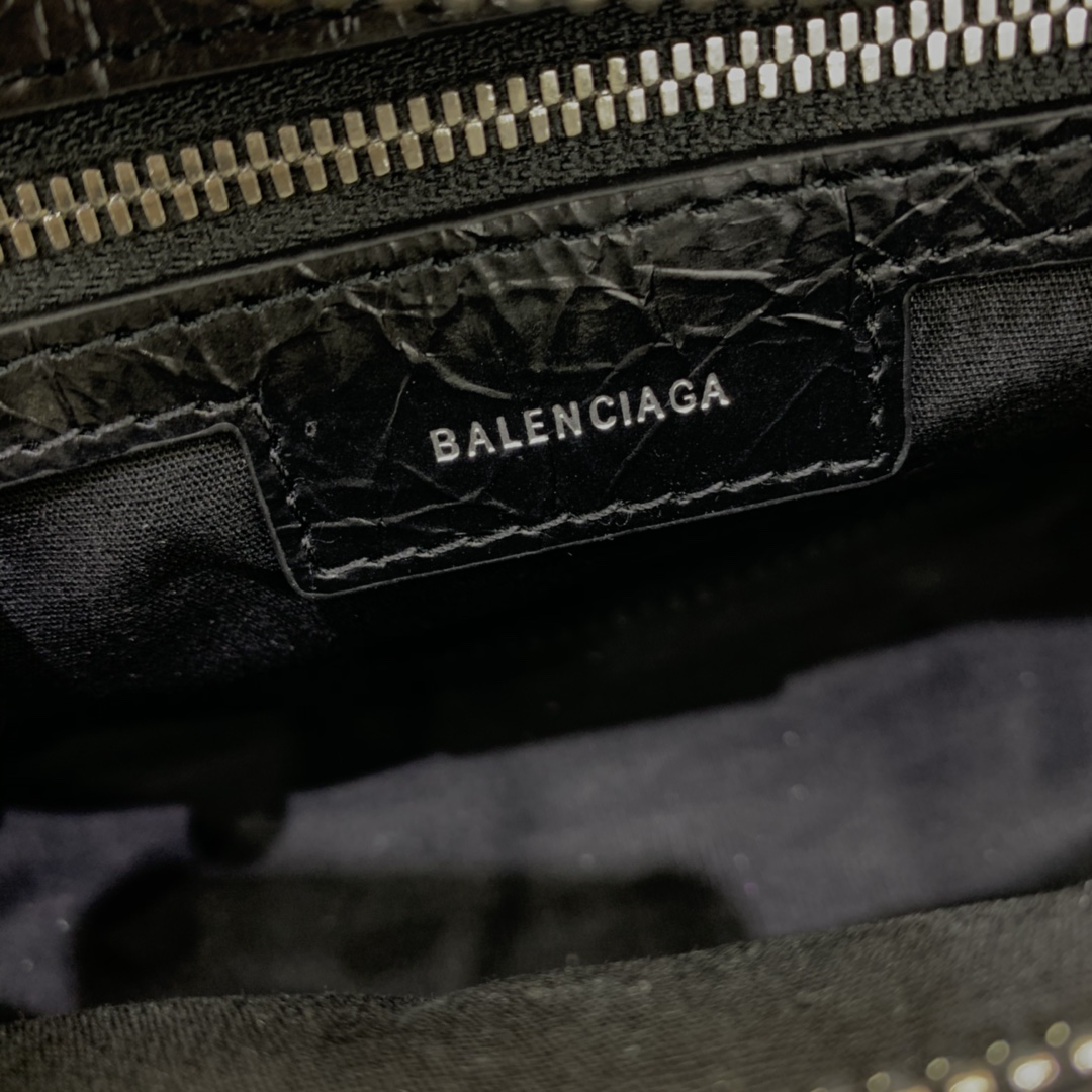 Ba*len*cia*ga neo cagole