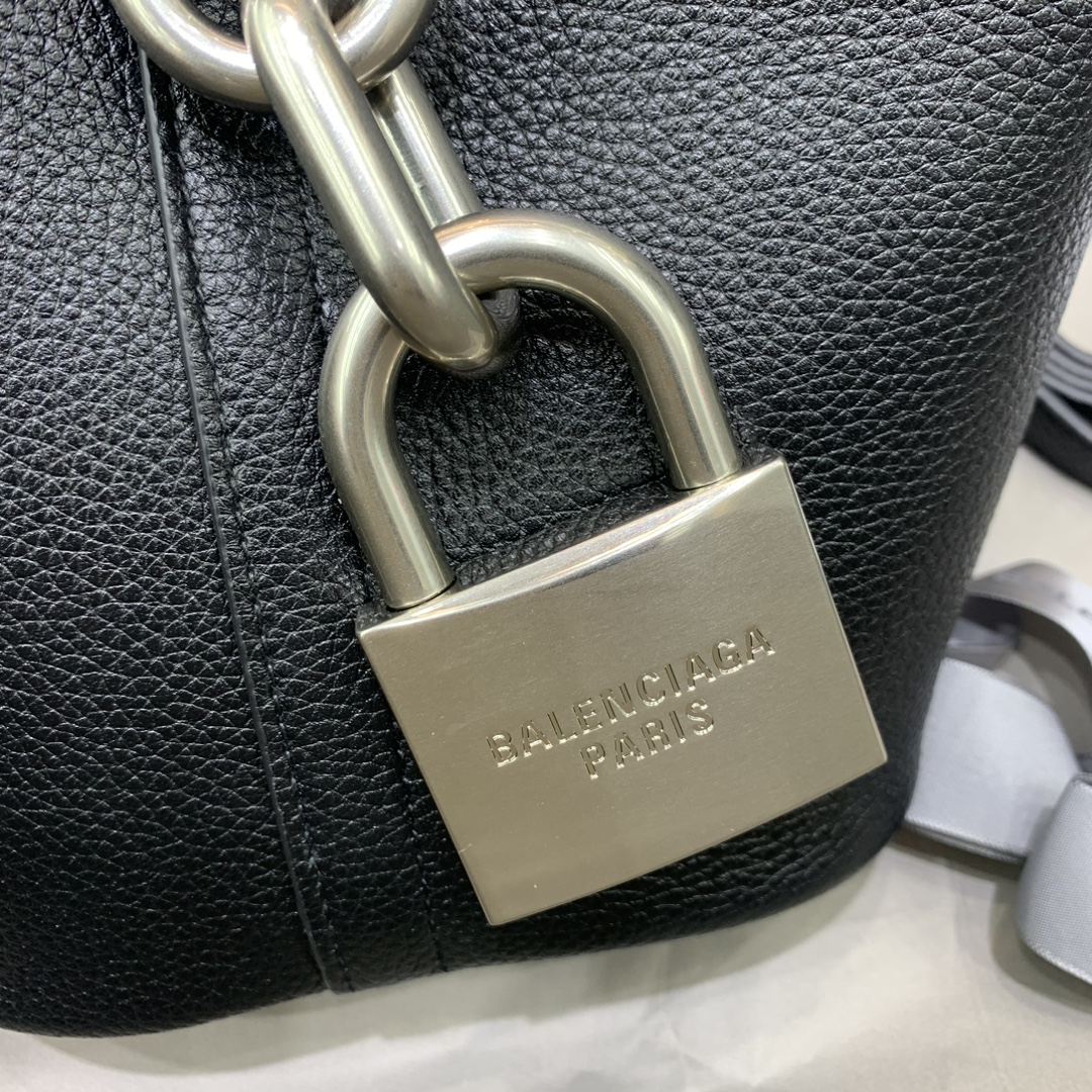 Ba*len*cia*ga locker mini