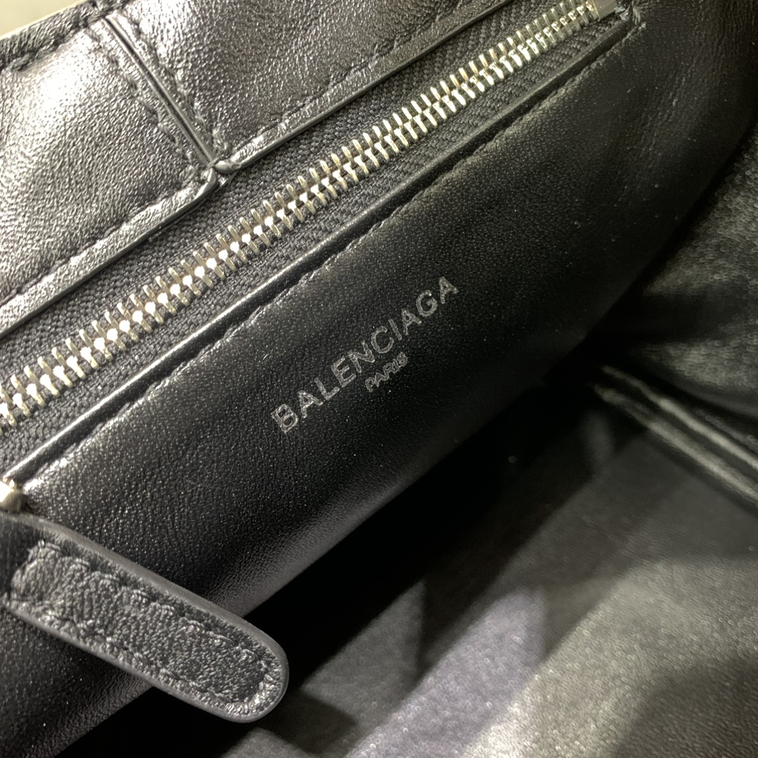 Ba*len*cia*ga locker mini