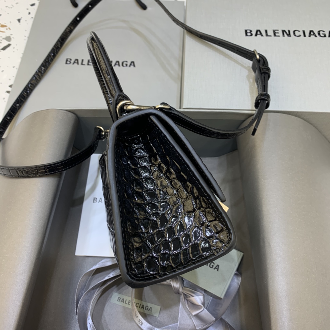 Ba*len*cia*ga hourglass bag