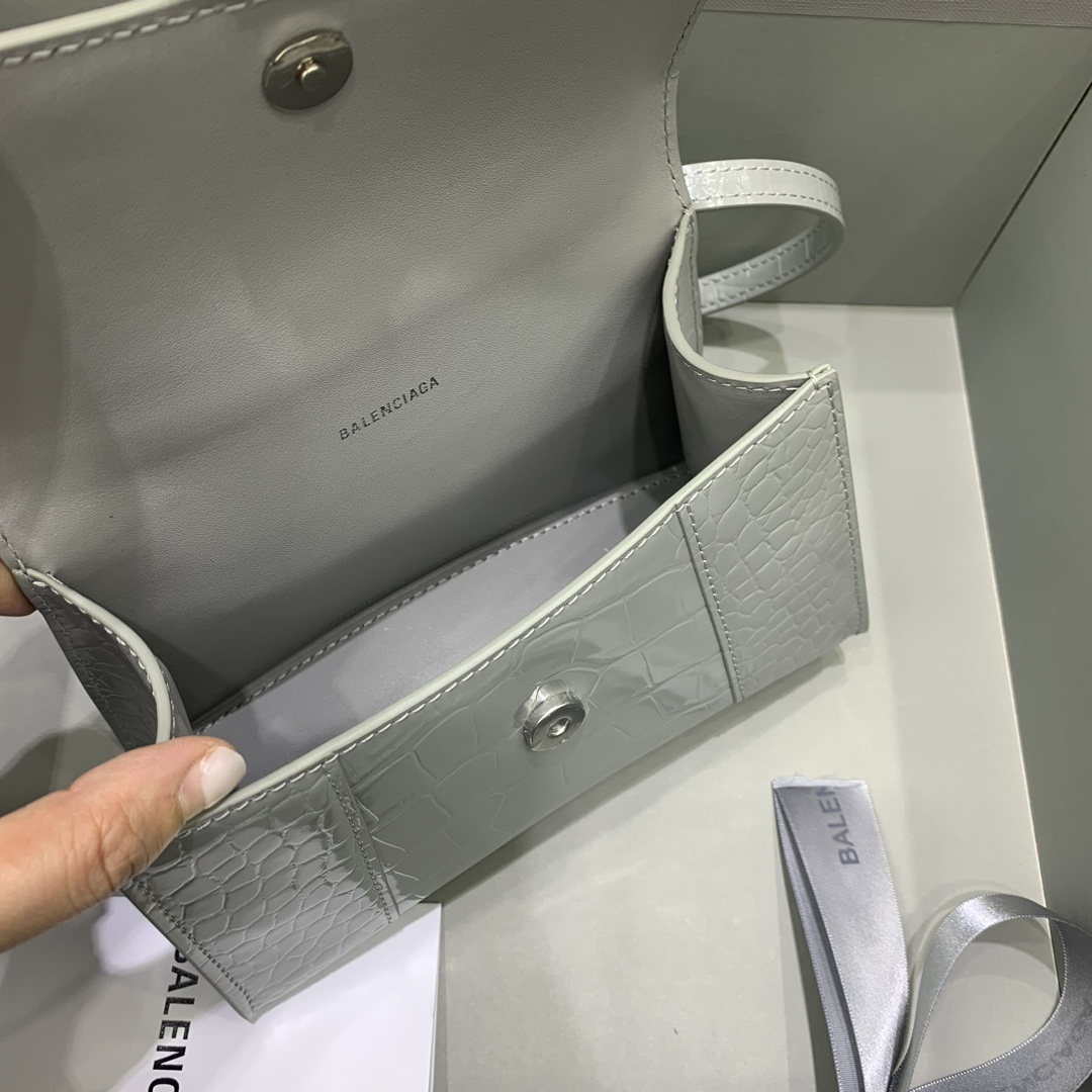 Ba*len*cia*ga hourglass bag