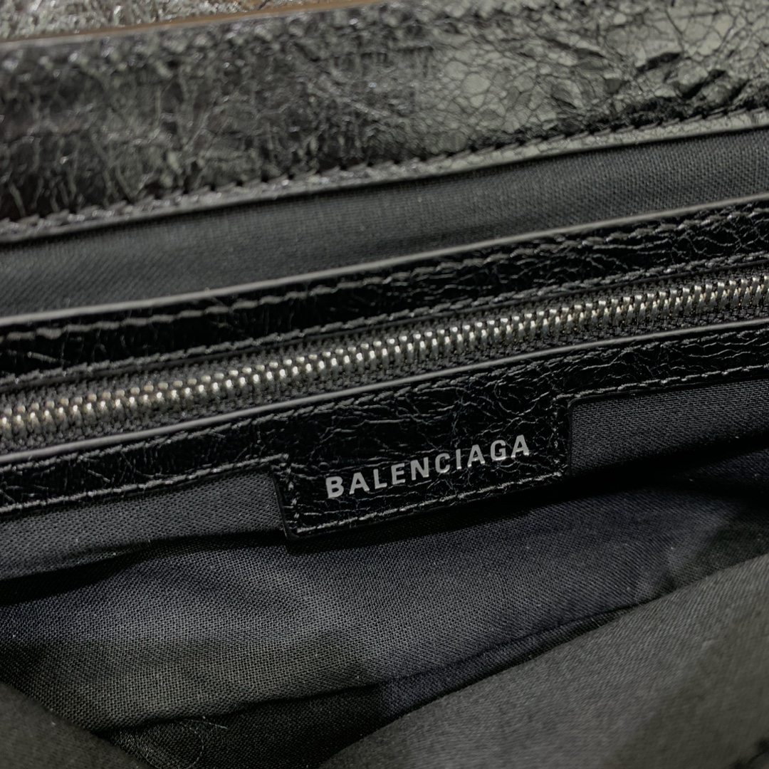 Ba*len*cia*ga le cagole