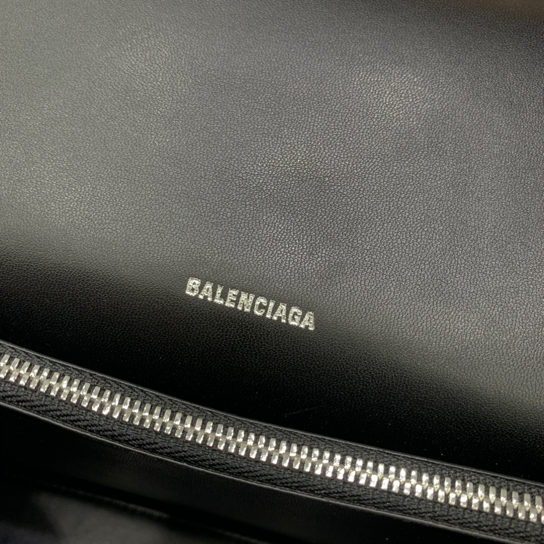 Ba*len*cia*ga crush large