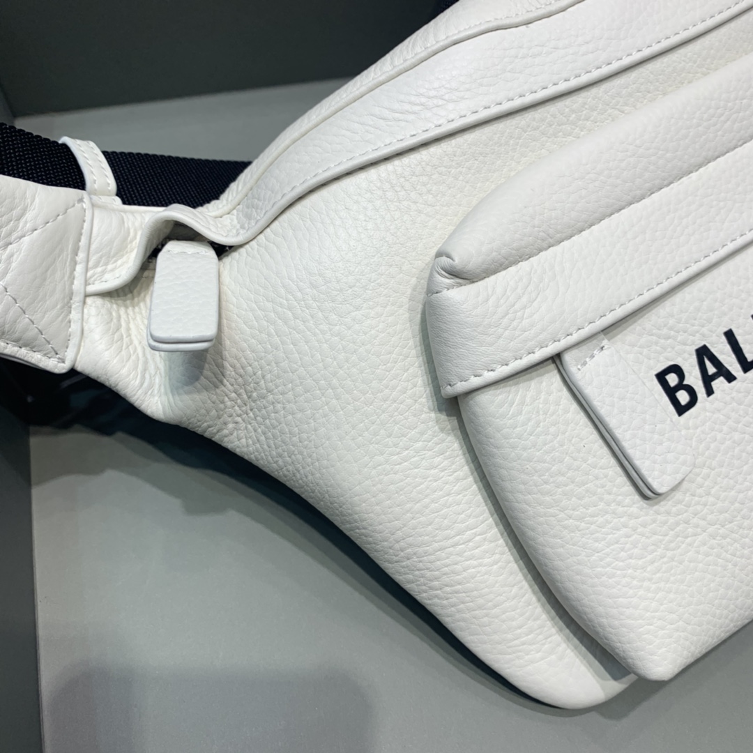 Ba*len*cia*ga waist bag