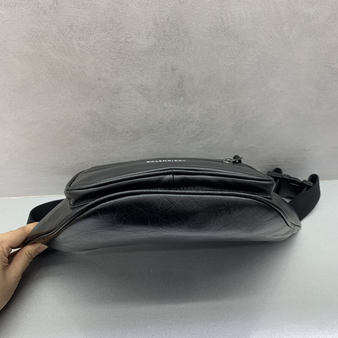 Ba*len*cia*ga waist bag