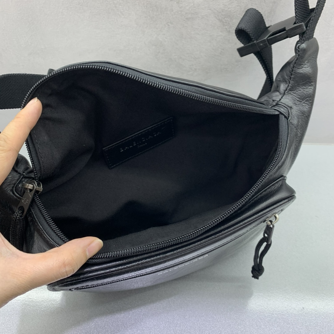 Ba*len*cia*ga waist bag