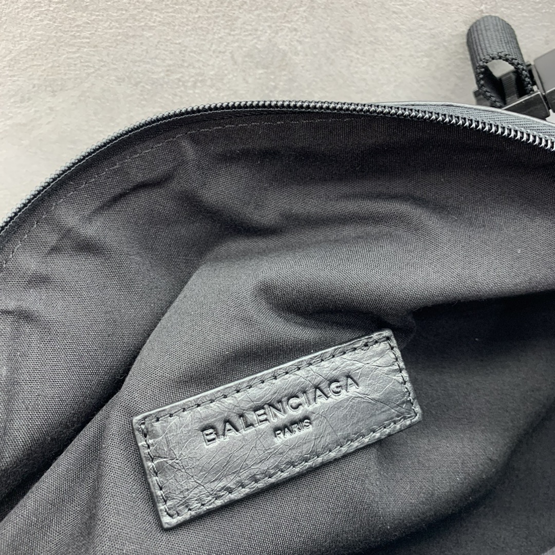 Ba*len*cia*ga waist bag