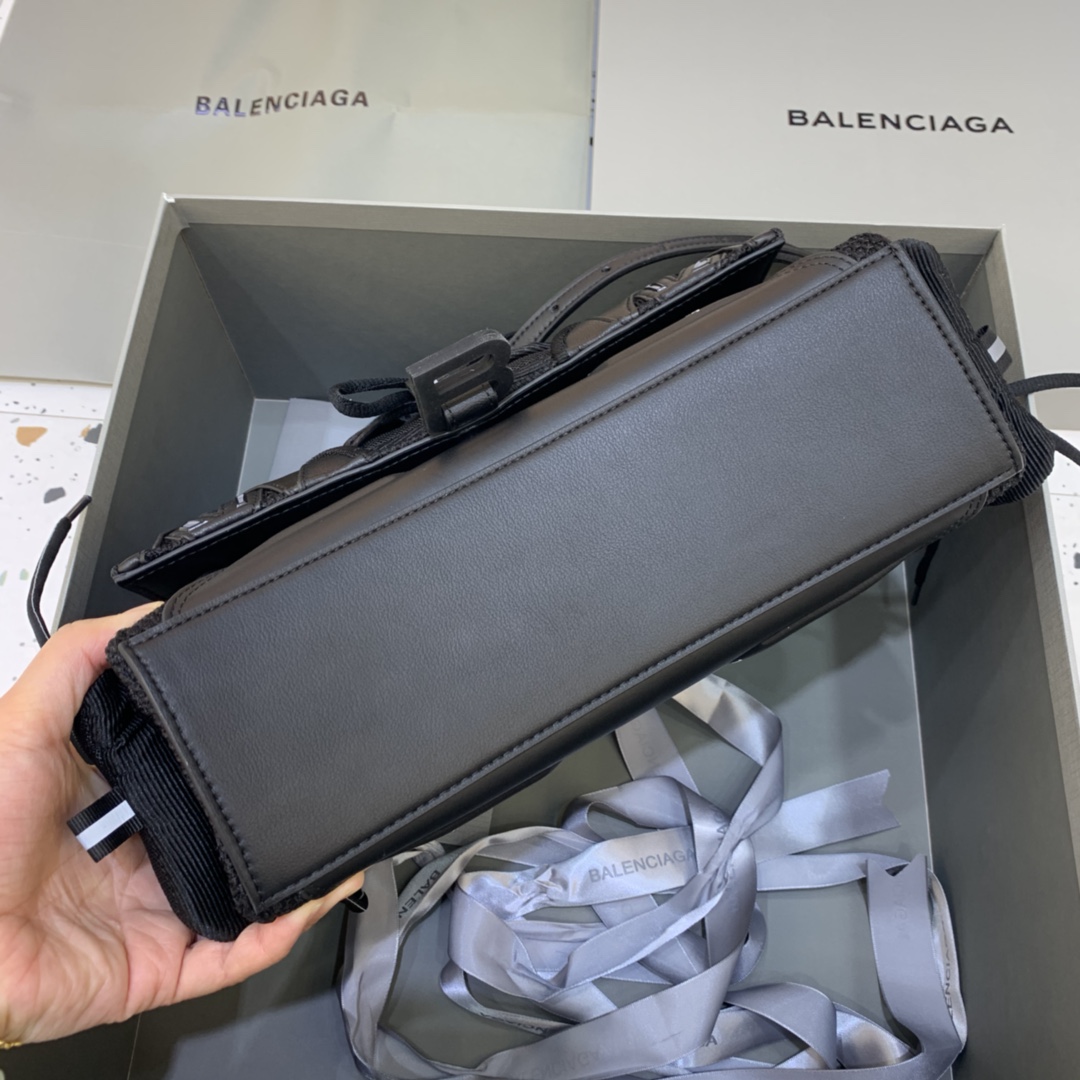 Ba*len*cia*ga hourglass bag