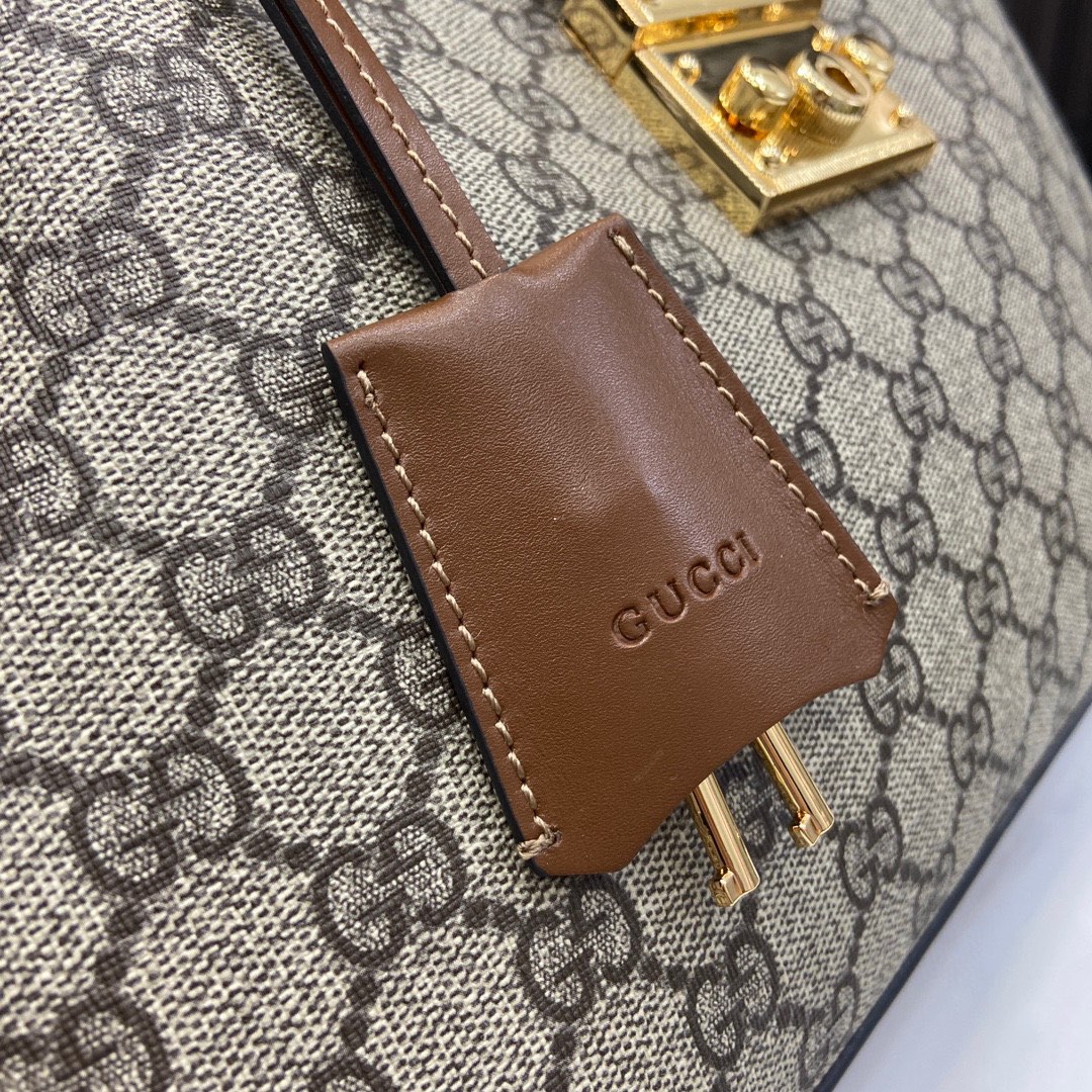 G*u*i padlock gg medium shoulder bag