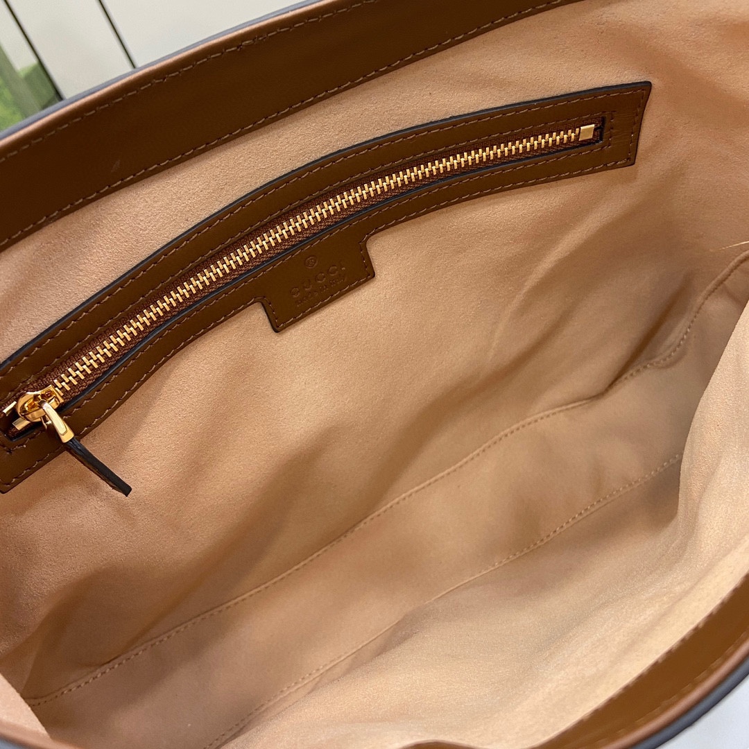 G*u*i padlock gg medium shoulder bag