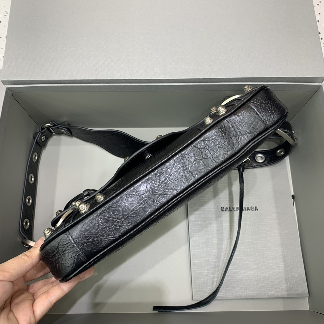 Balenciag Spring 24 · Le cagole Large Bag