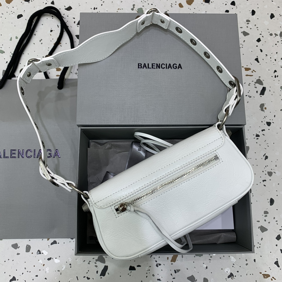 Balenciag Spring 24 · Le cagole Large Bag