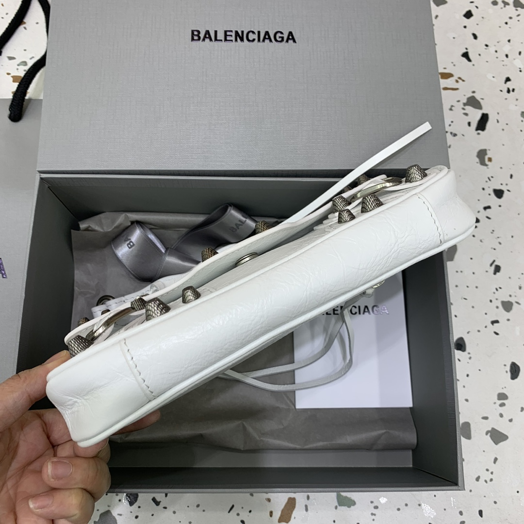 Balenciag Spring 24 · Le cagole Large Bag