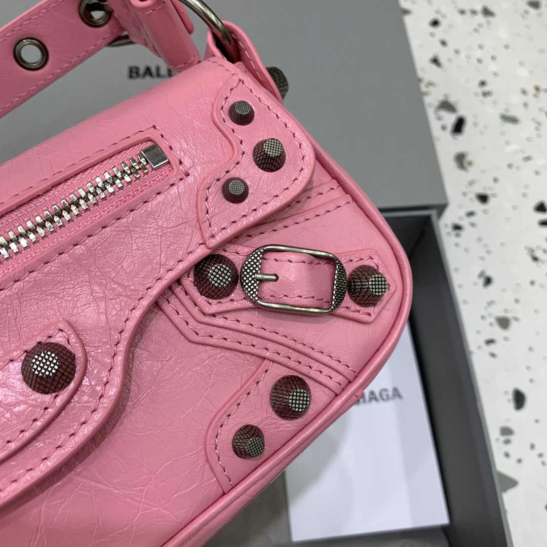 Balenciag Spring 24 · Le cagole Small Bag