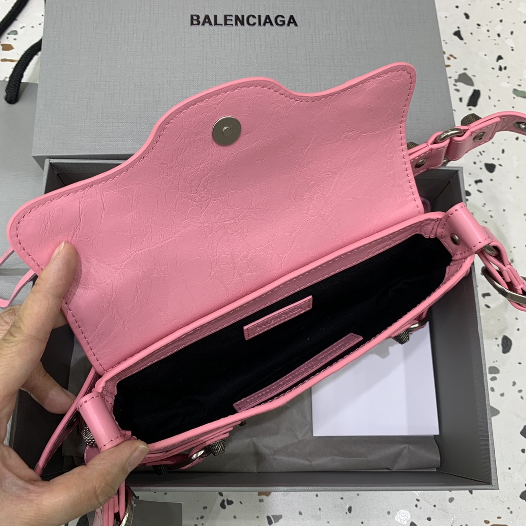 Balenciag Spring 24 · Le cagole Small Bag