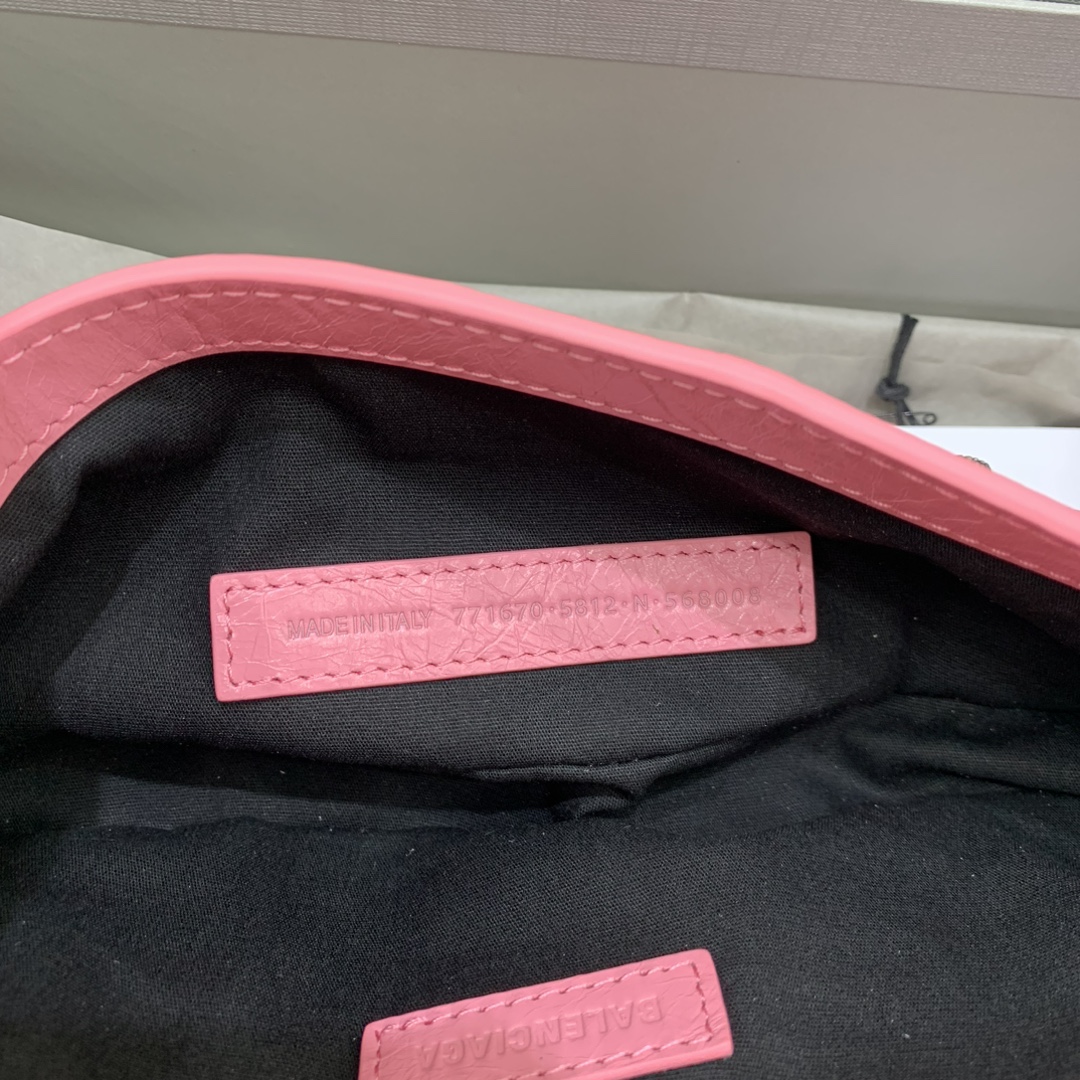 Balenciag Spring 24 · Le cagole Small Bag