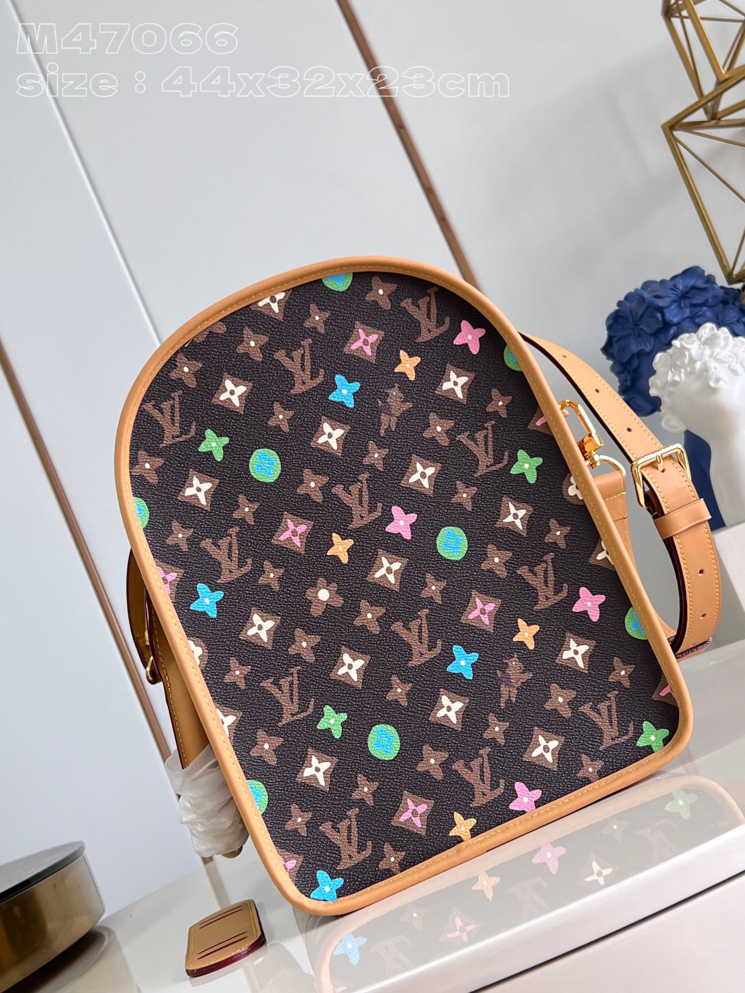 l**is V*t*n dog  bag