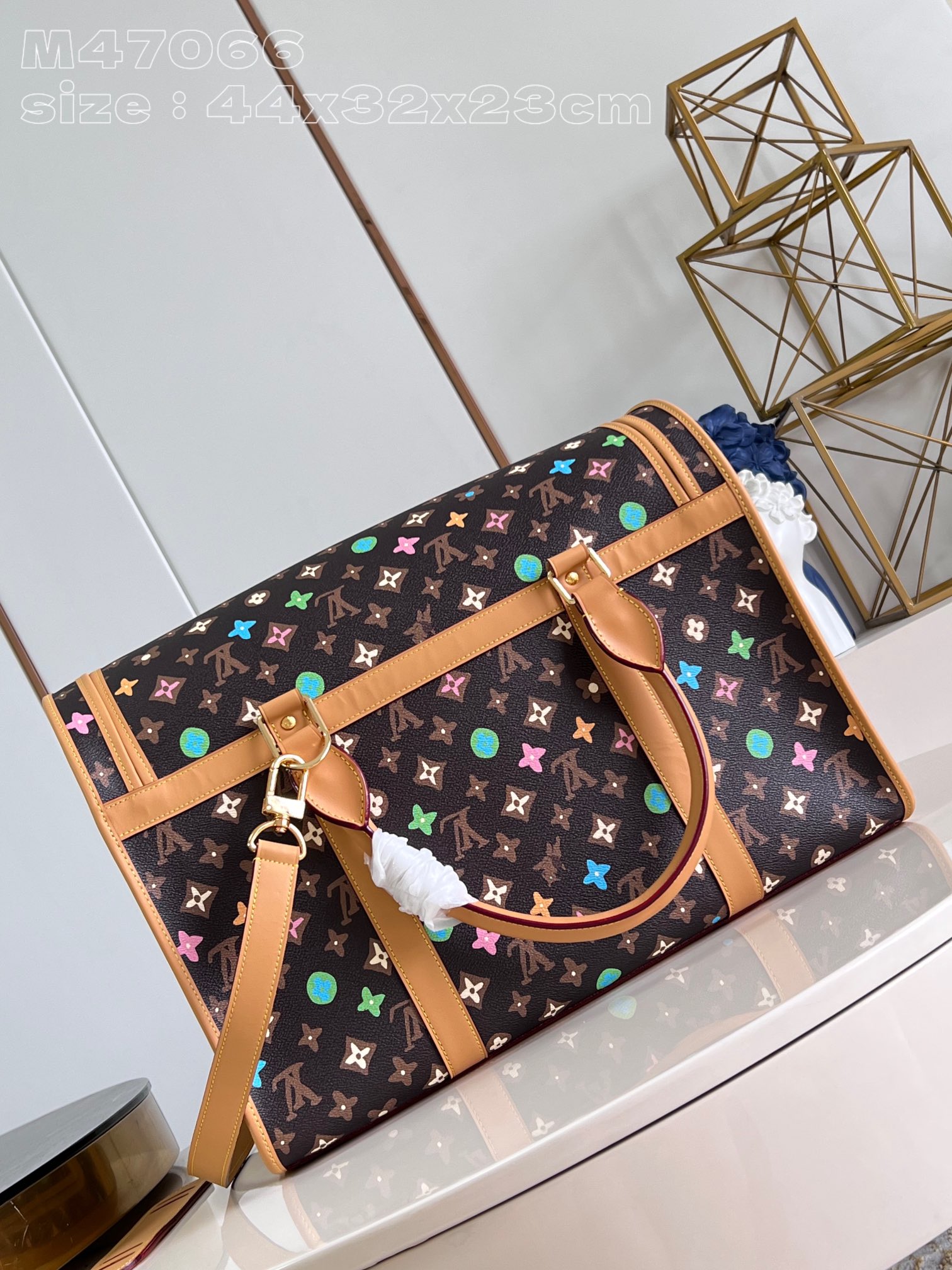 l**is V*t*n dog  bag
