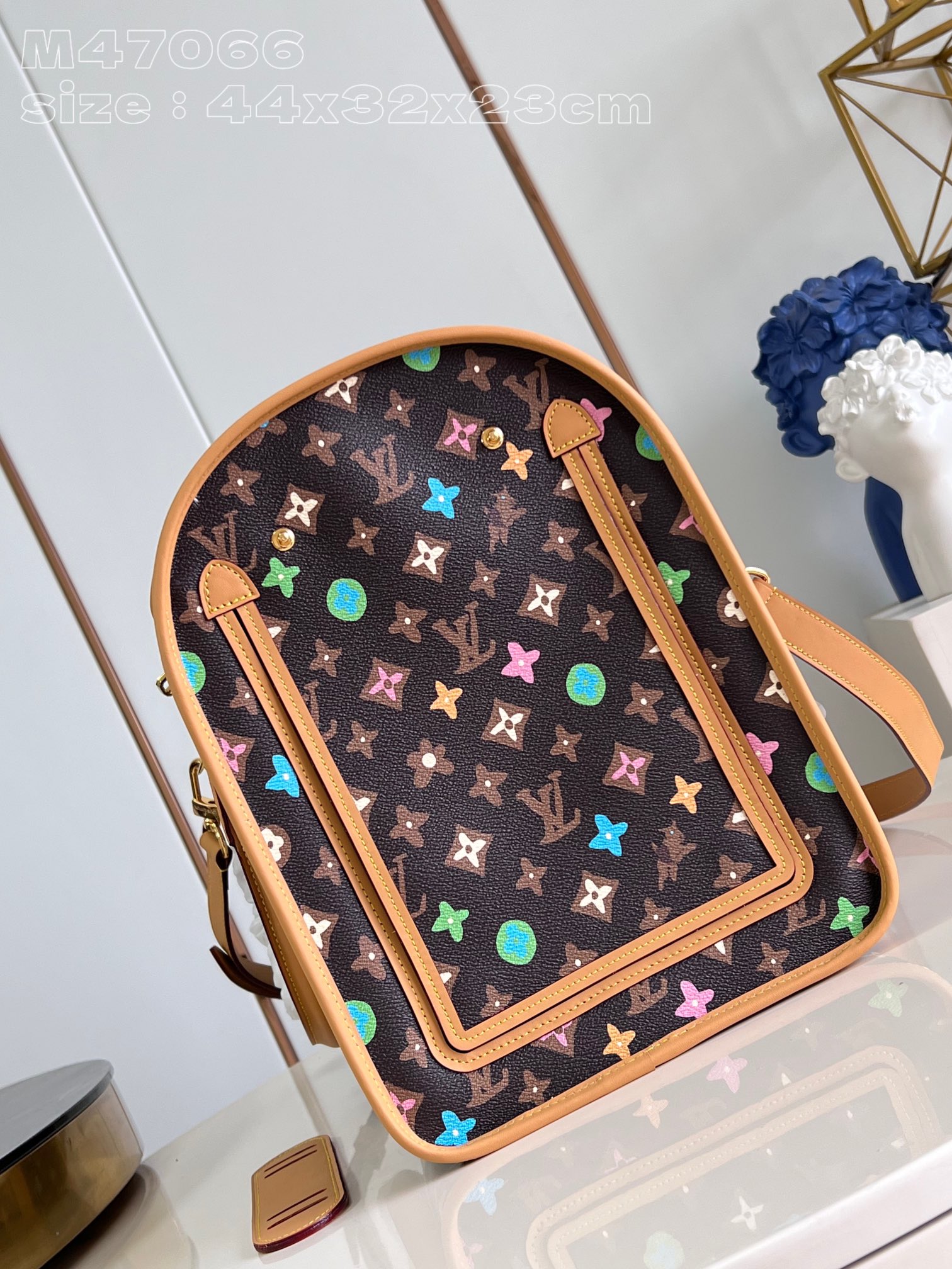 l**is V*t*n dog  bag