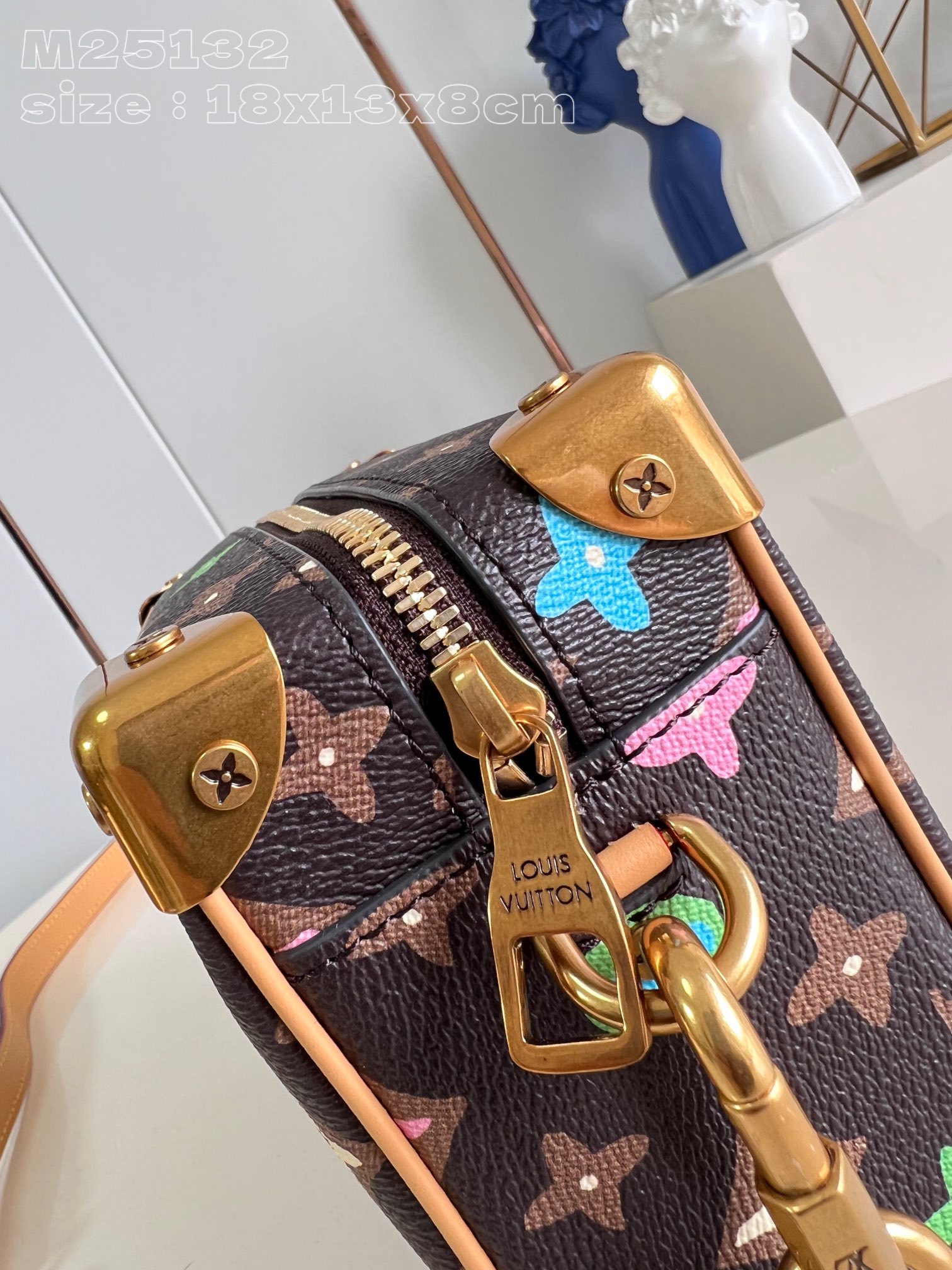 l**is V*t*n mini soft trunk