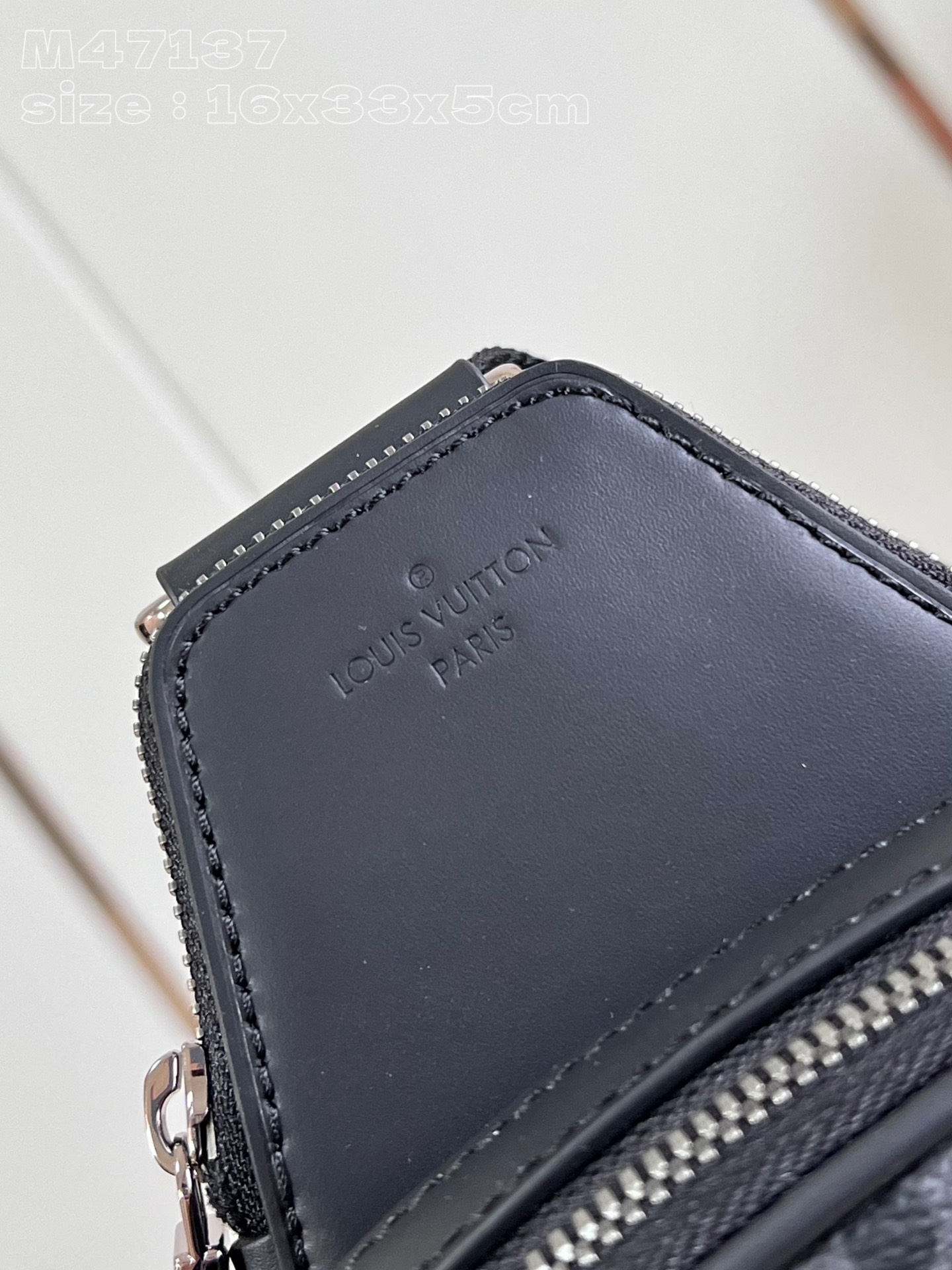 l**is V*t*n avenue slingbag pm