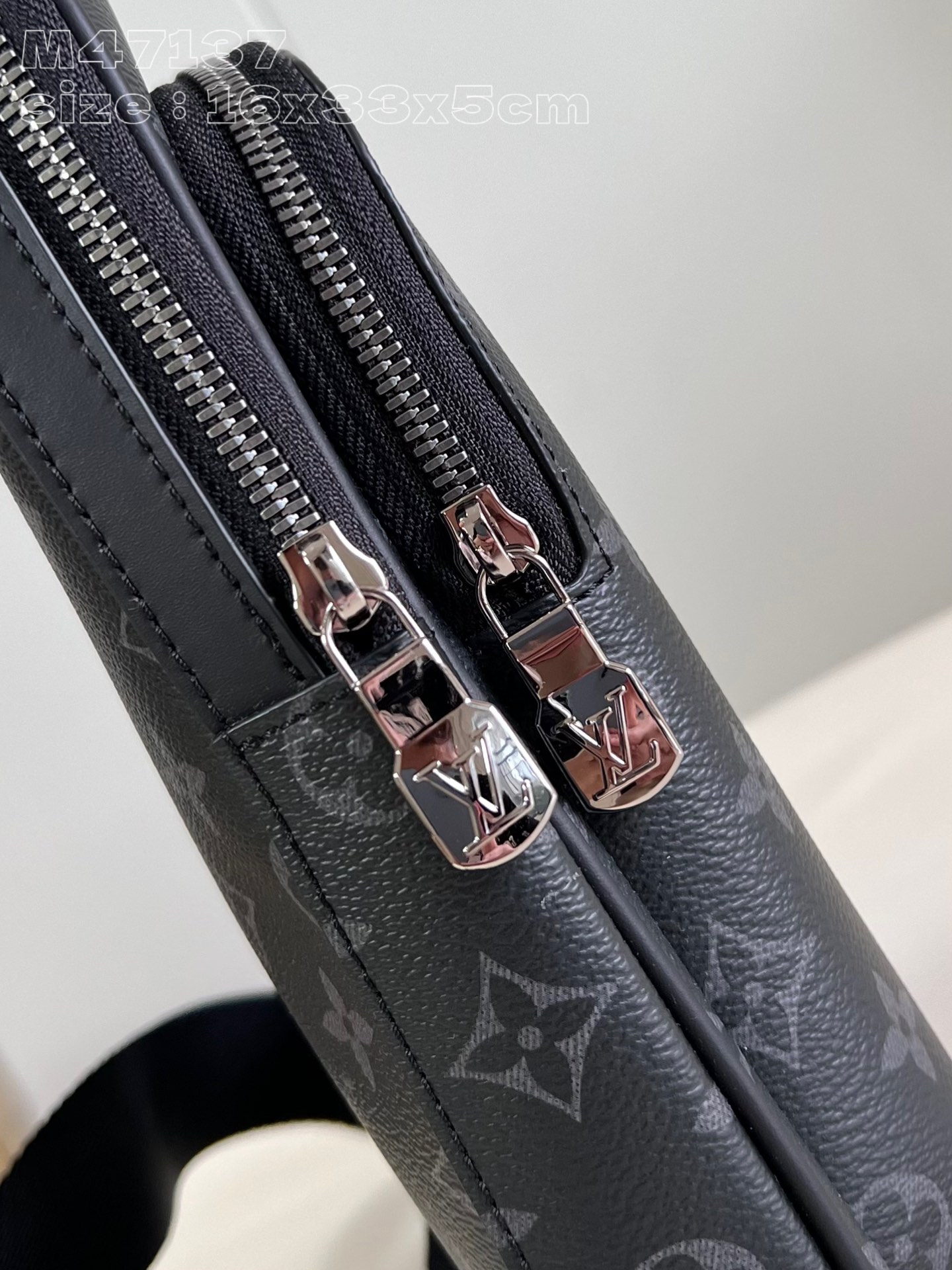 l**is V*t*n avenue slingbag pm