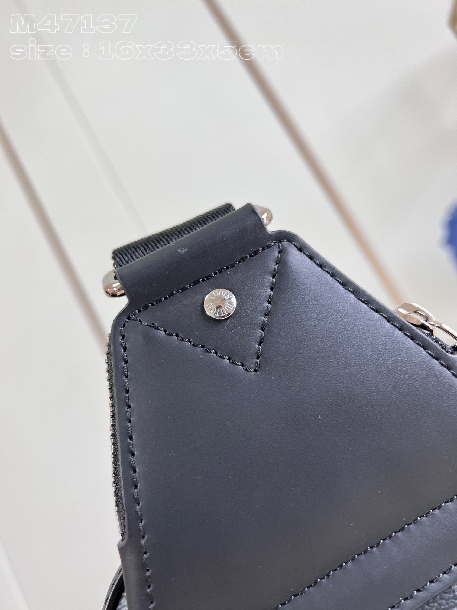 l**is V*t*n avenue slingbag pm