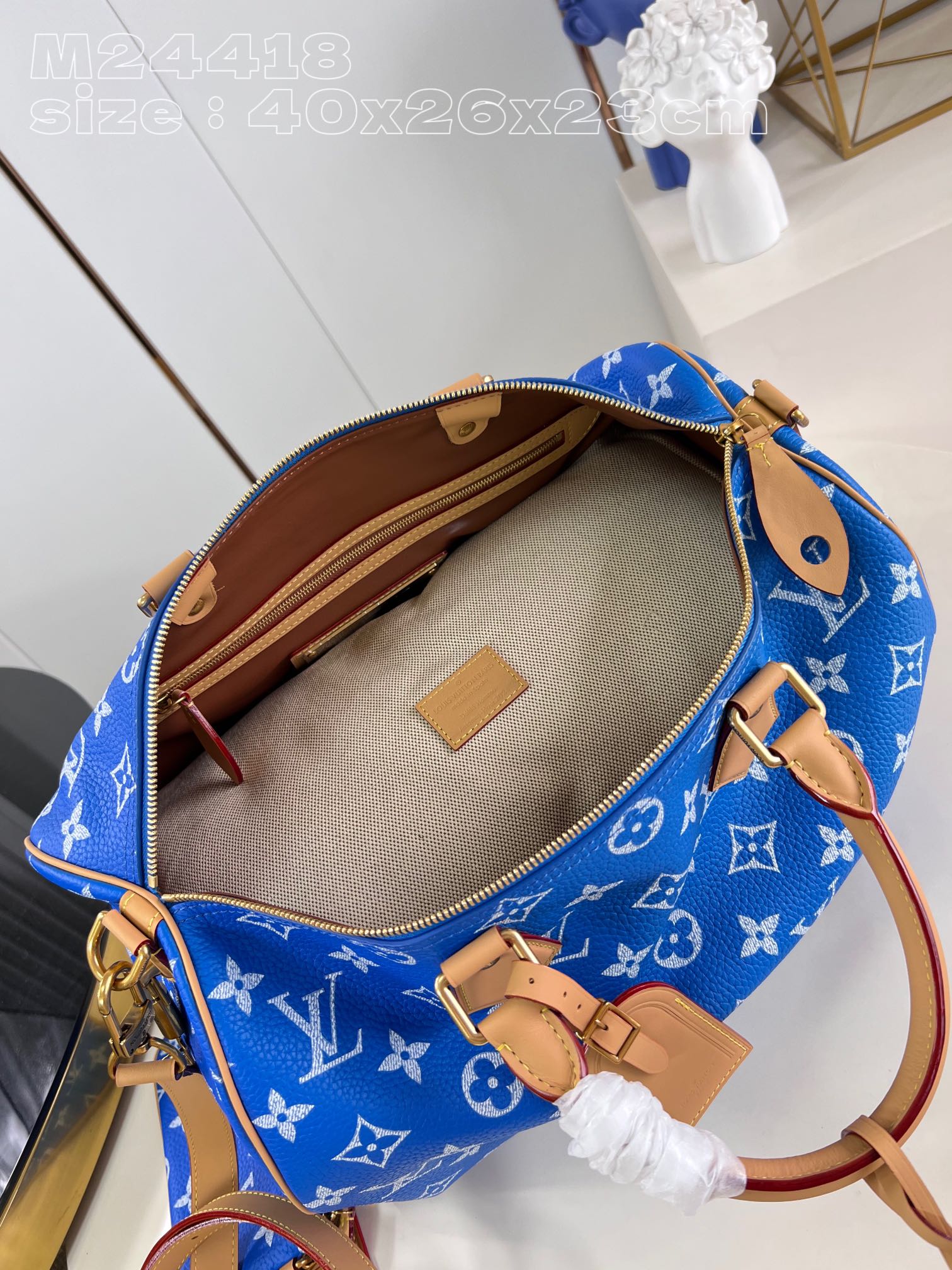 l**is V*t*n speedy p9 bandoulière 40