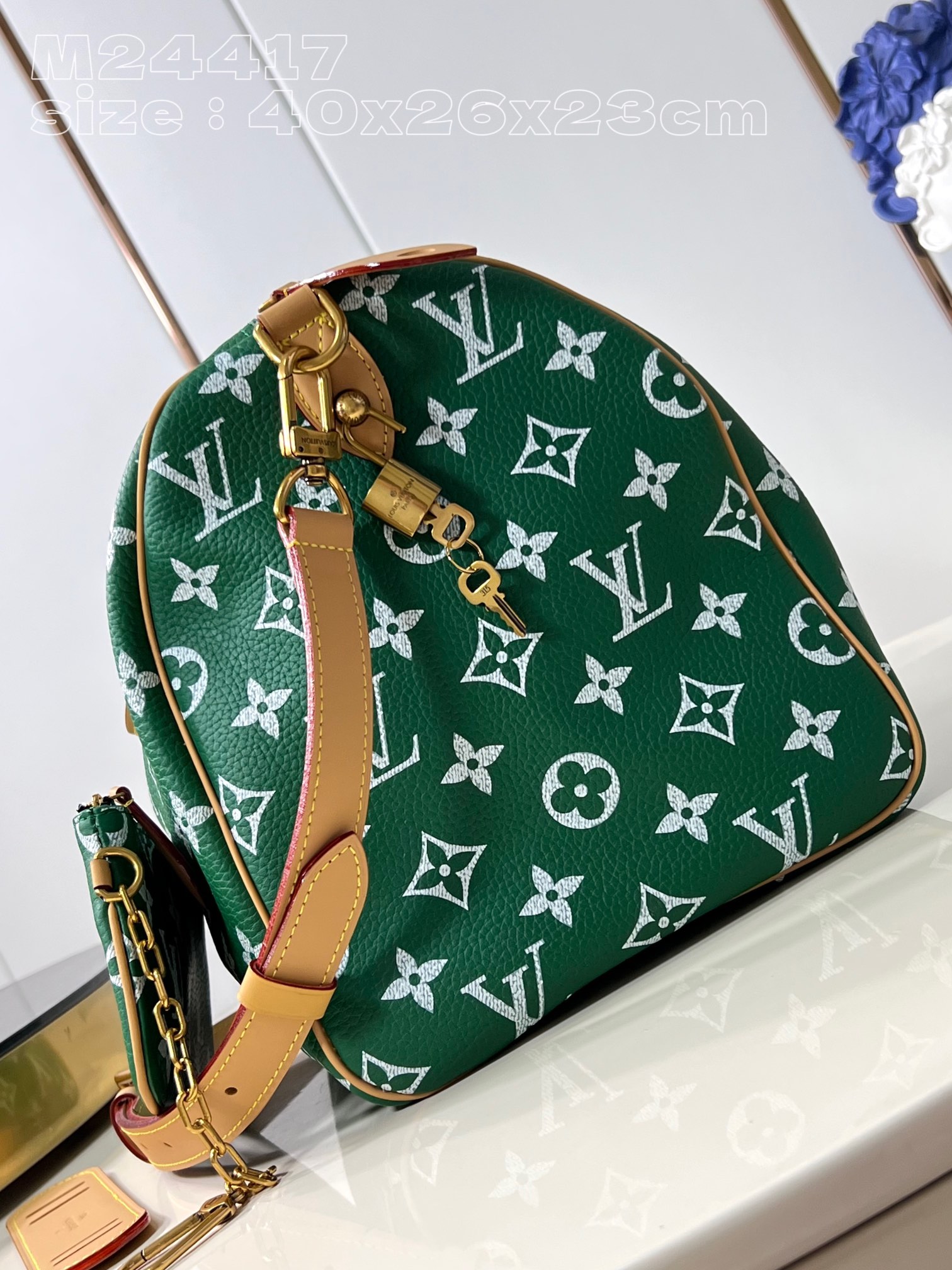 l**is V*t*n speedy p9 bandoulière 40