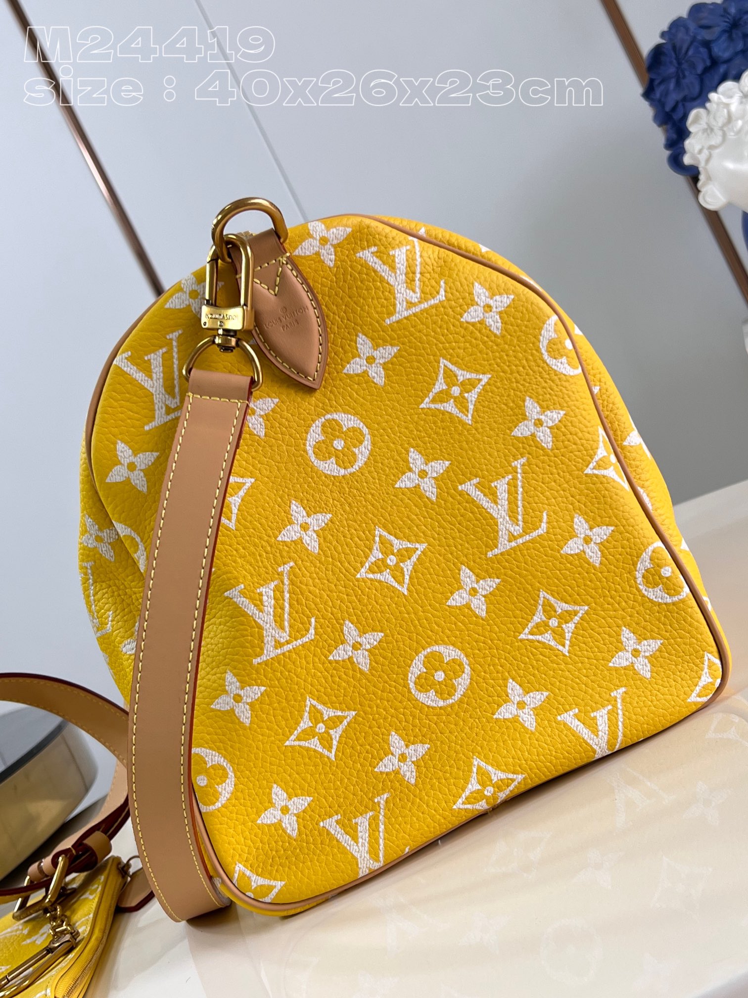 l**is V*t*n speedy p9 bandoulière 40