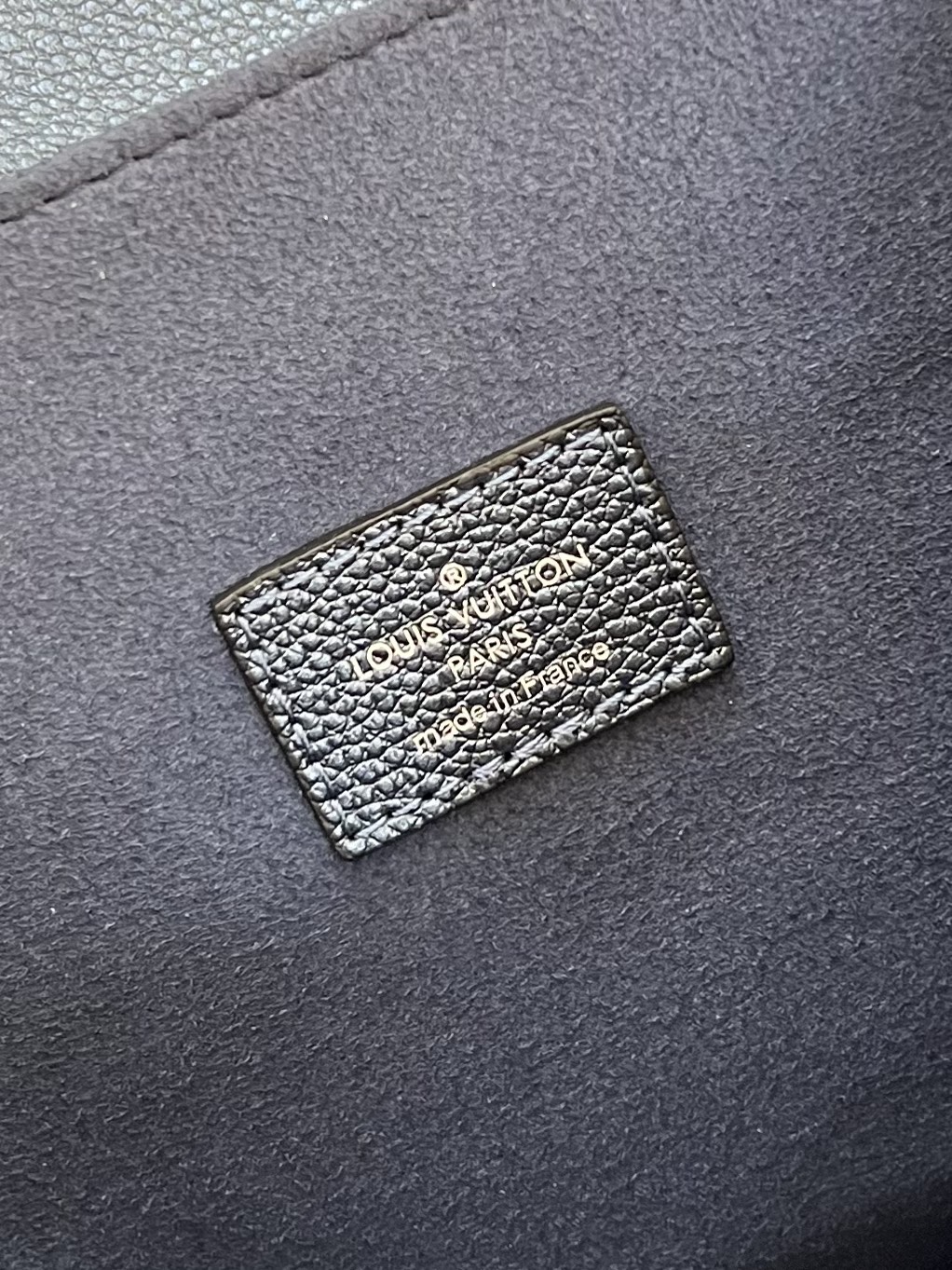 l**is V*t*n pochette metis bag