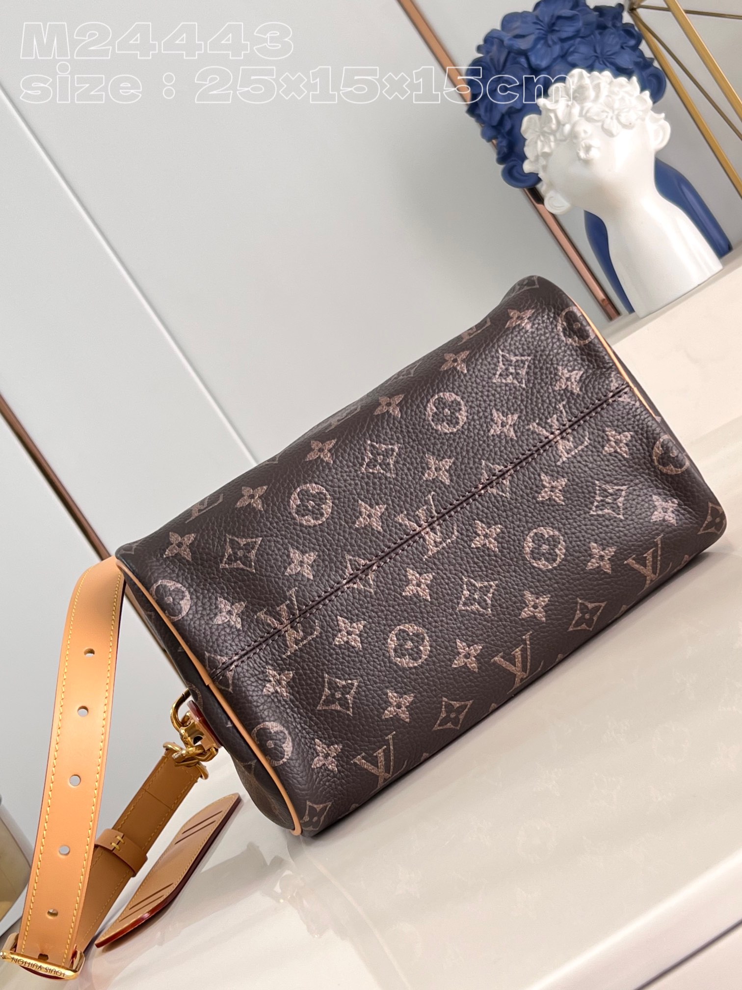 l**is V*t*n speedy p9 bandoulière 25