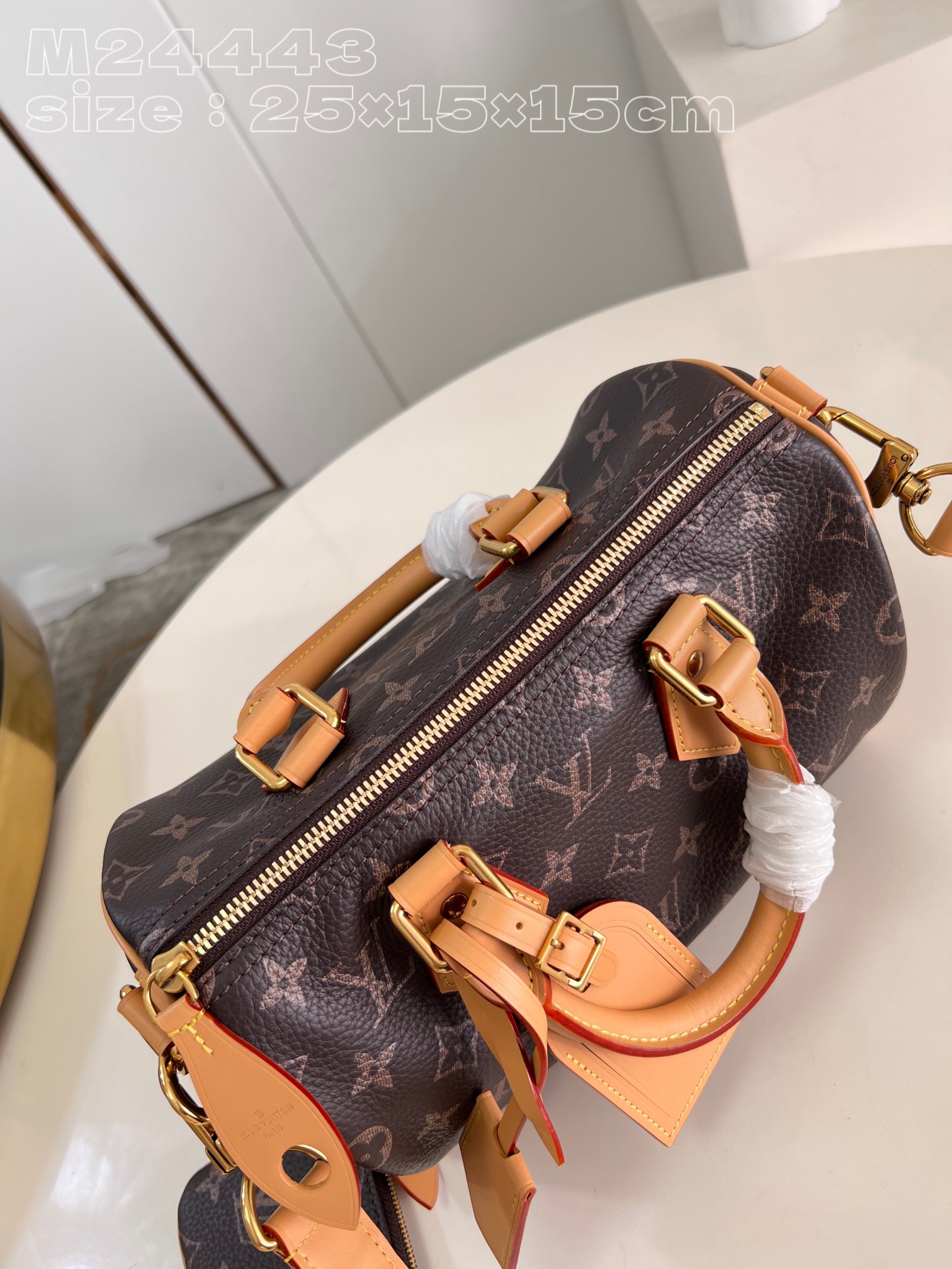 l**is V*t*n speedy p9 bandoulière 25