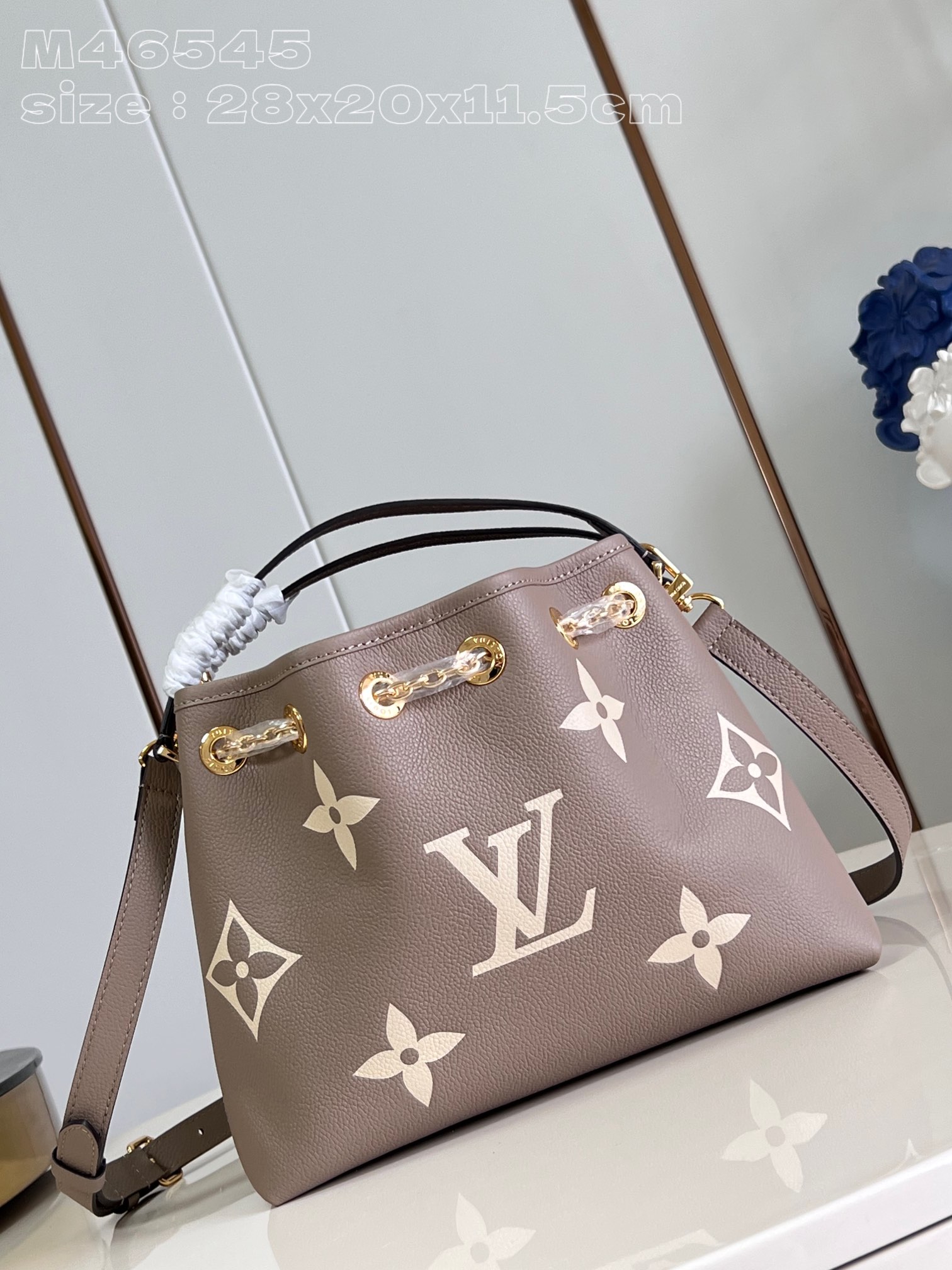 l**is V*t*n summer bundle bag